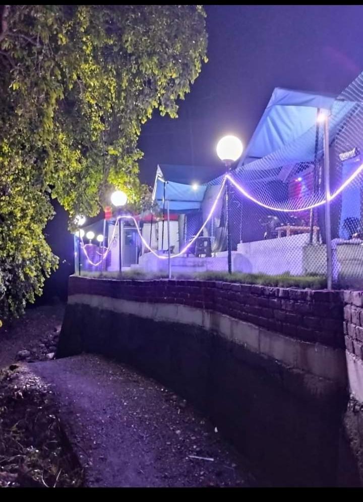 Luxury tent Mount River Valley Resort,