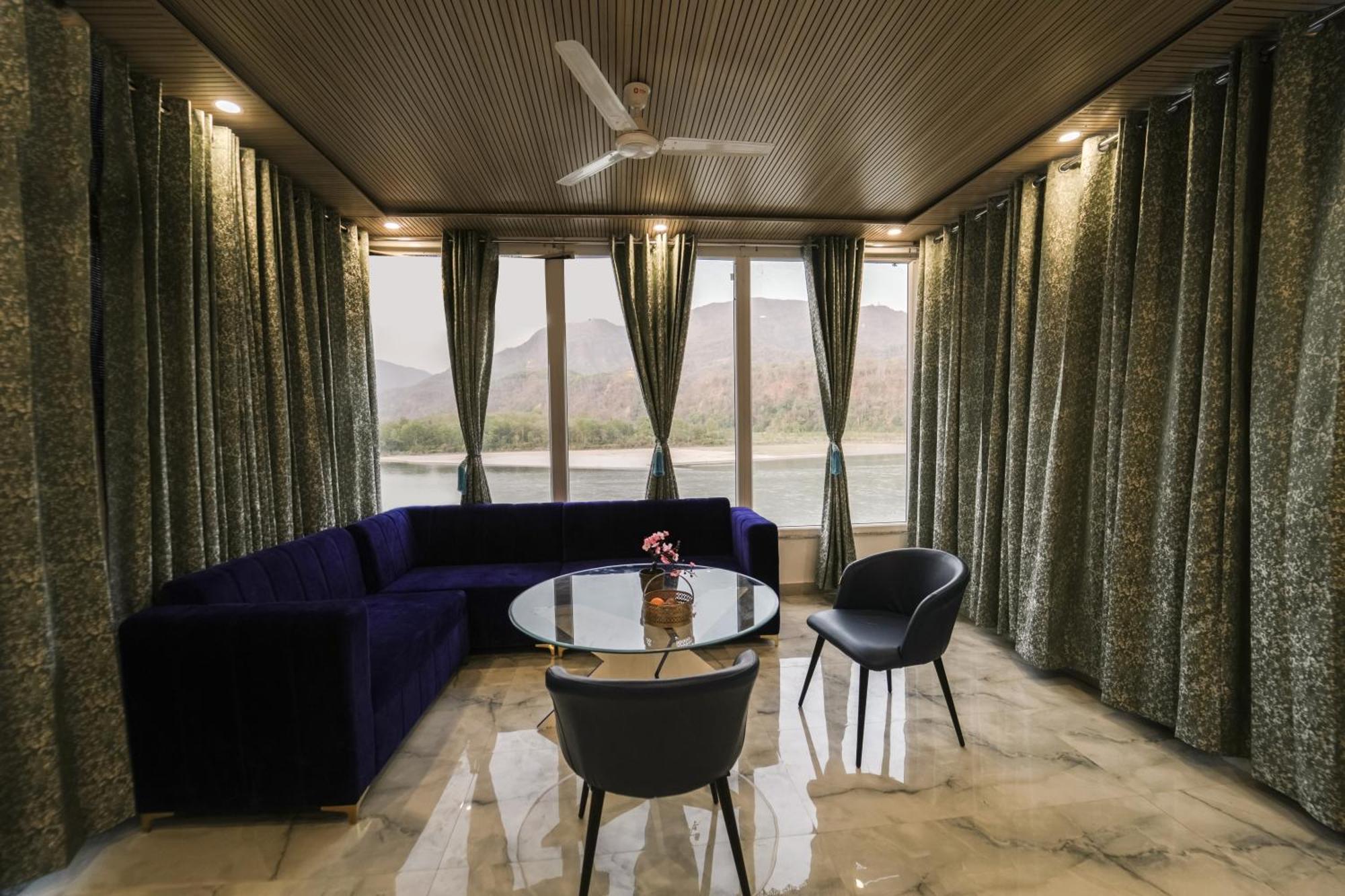 The Neeraj Ganga Hotel