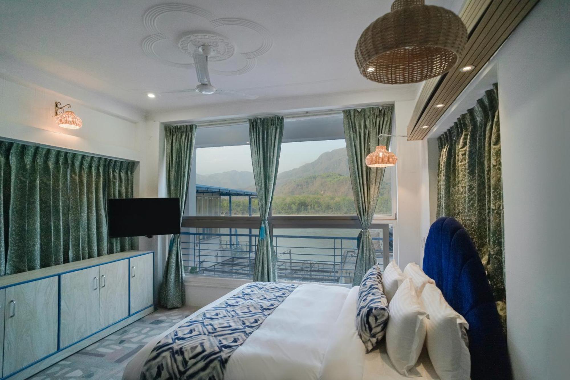 The Neeraj Ganga Hotel Rishikesh