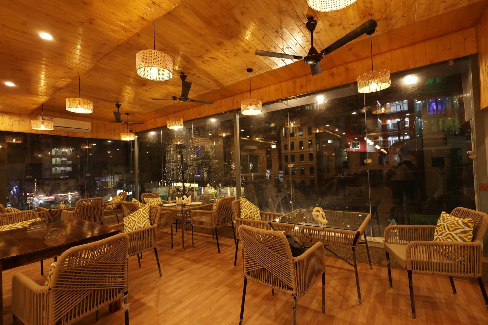 Hotel The Lily 3*