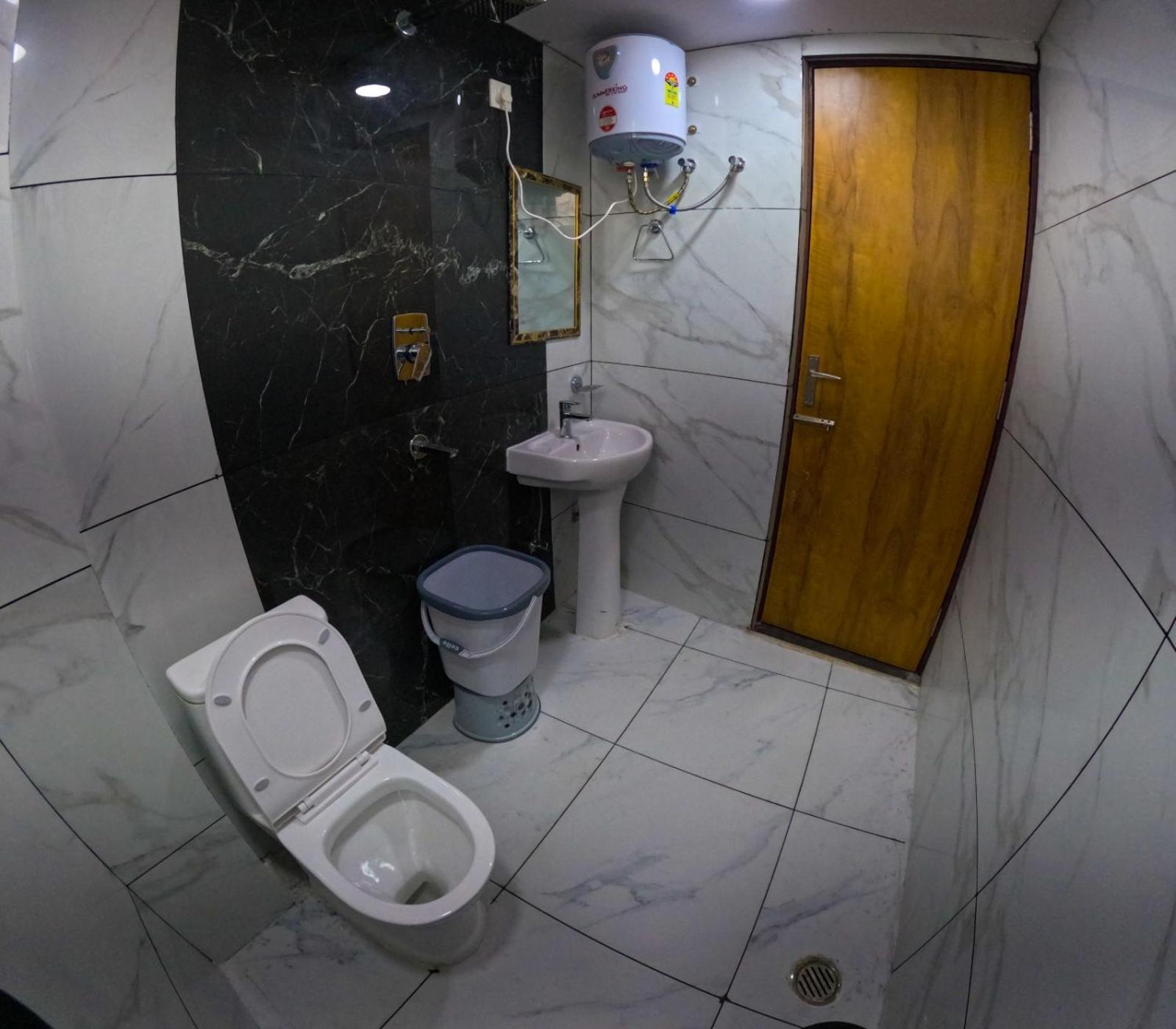 Hotel Aastha Height 3*