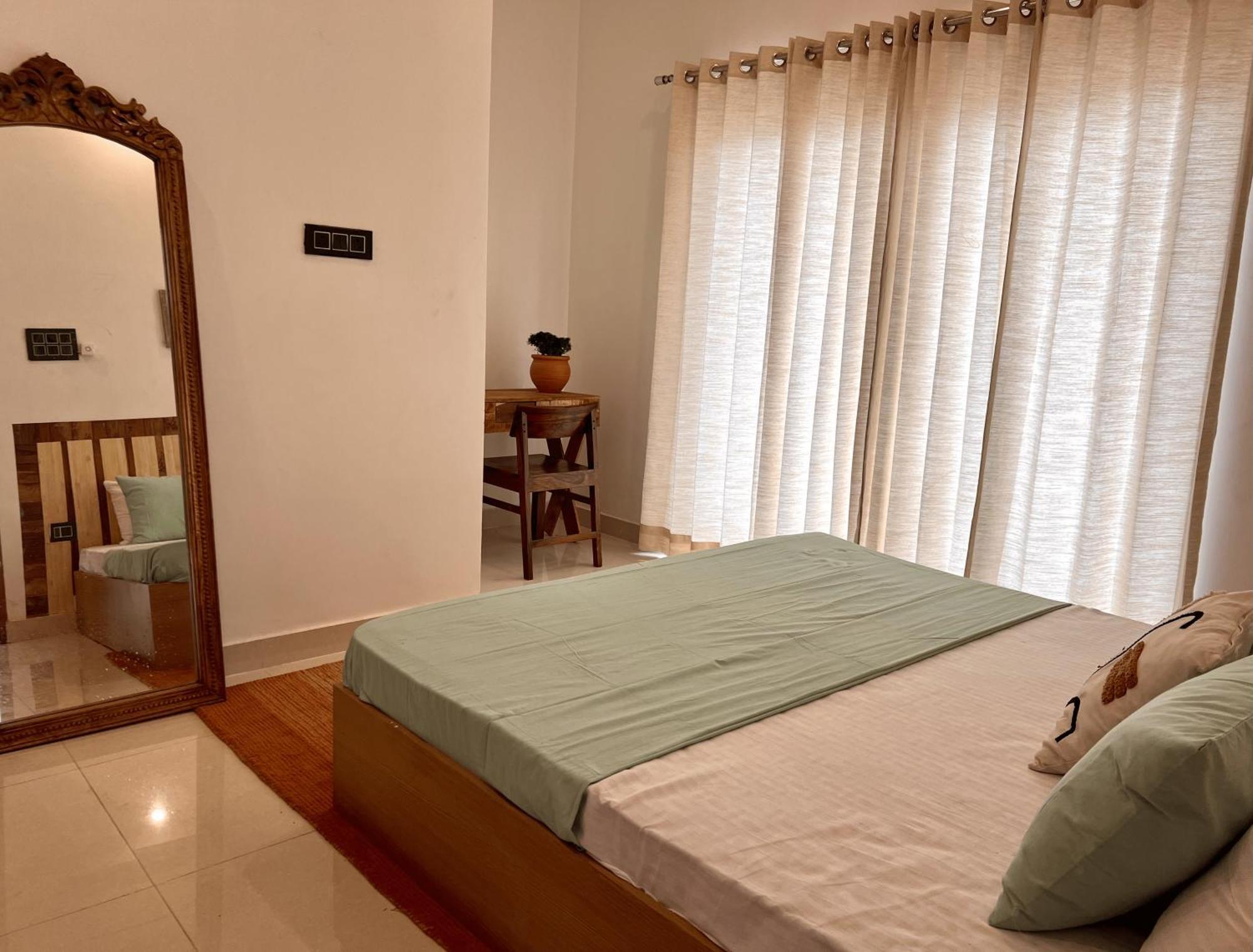 Prithvi - Aesthetic With Ac, Good Light, Free Airport Pickup For Min 7 Days Upper Tapovan Homestay Rishikesh