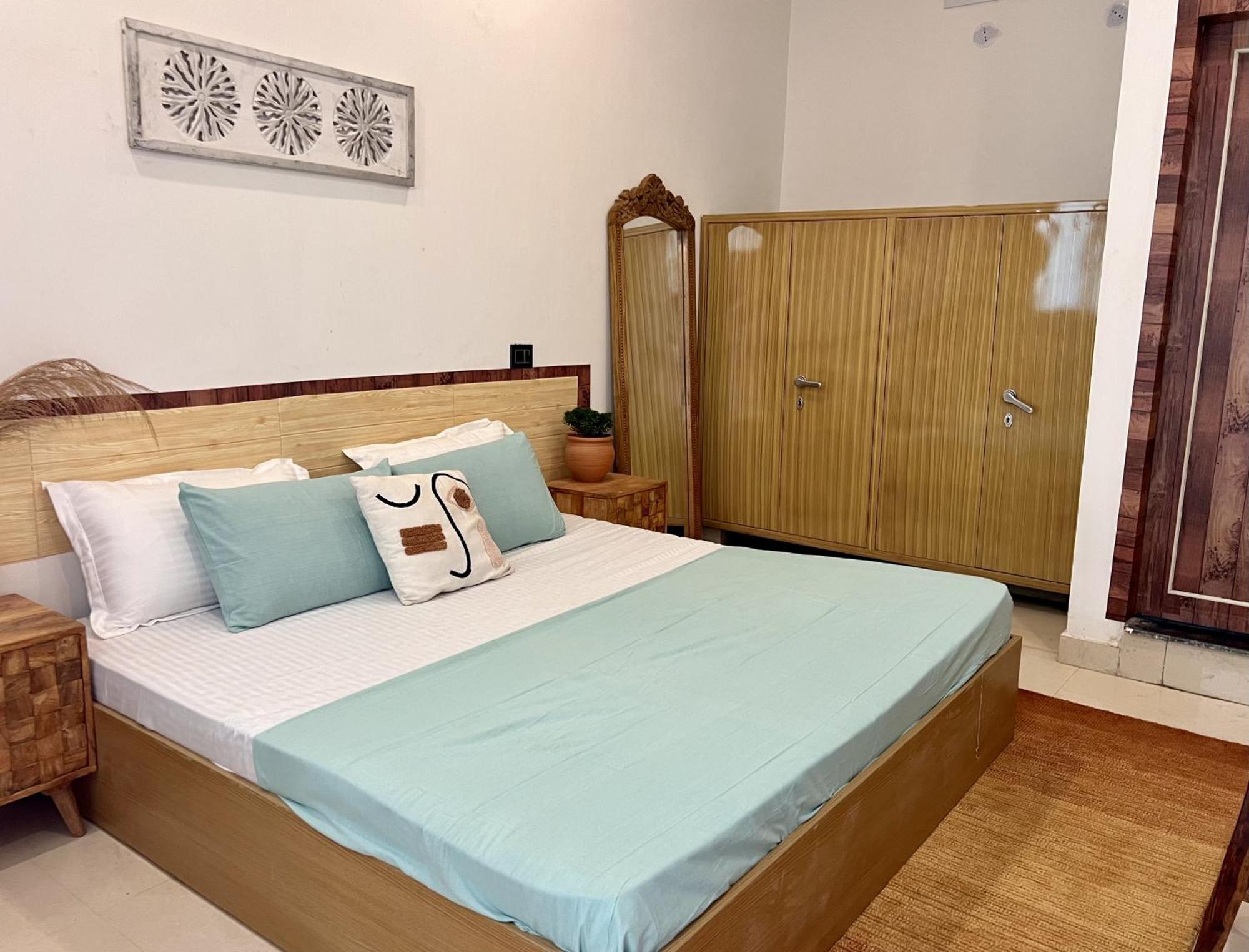 Prithvi - Aesthetic With Ac, Good Light, Free Airport Pickup For Min 7 Days Upper Tapovan Homestay Rishikesh