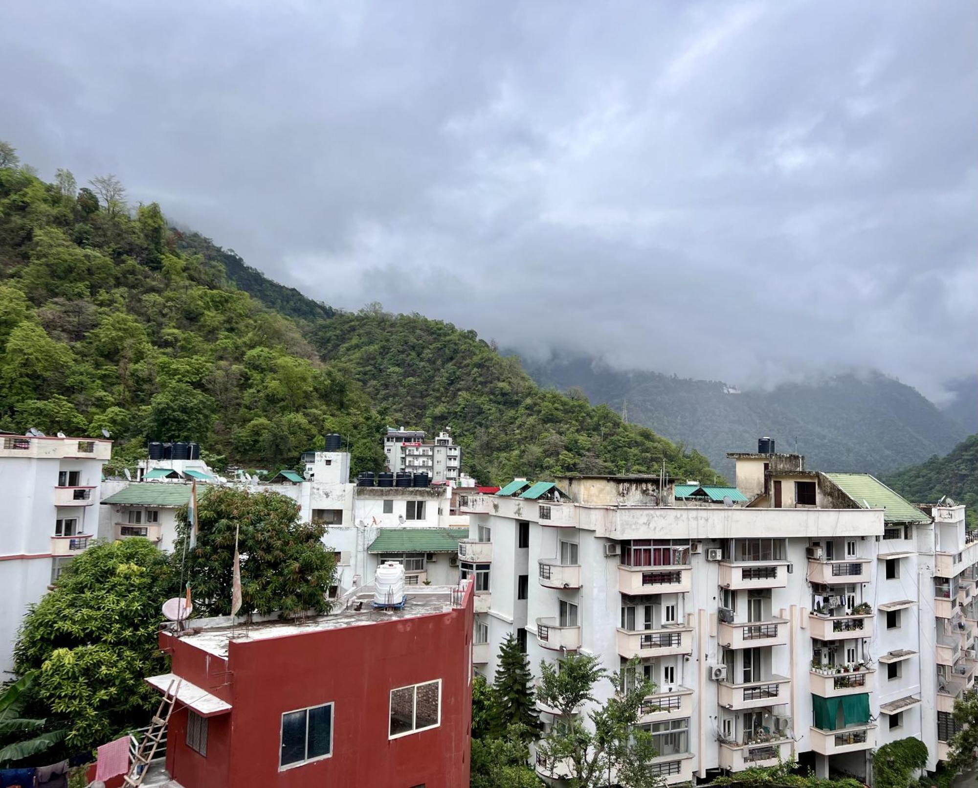 Prithvi - Aesthetic With Ac, Good Light, Free Airport Pickup For Min 7 Days Upper Tapovan Rishikesh