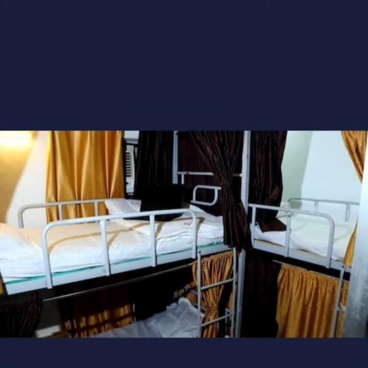 Hotel Royal Respite - Luxury Comfort ! Travellers Delight ! Budget Friendly ! Prime Location ! Guest Favourite 4*
