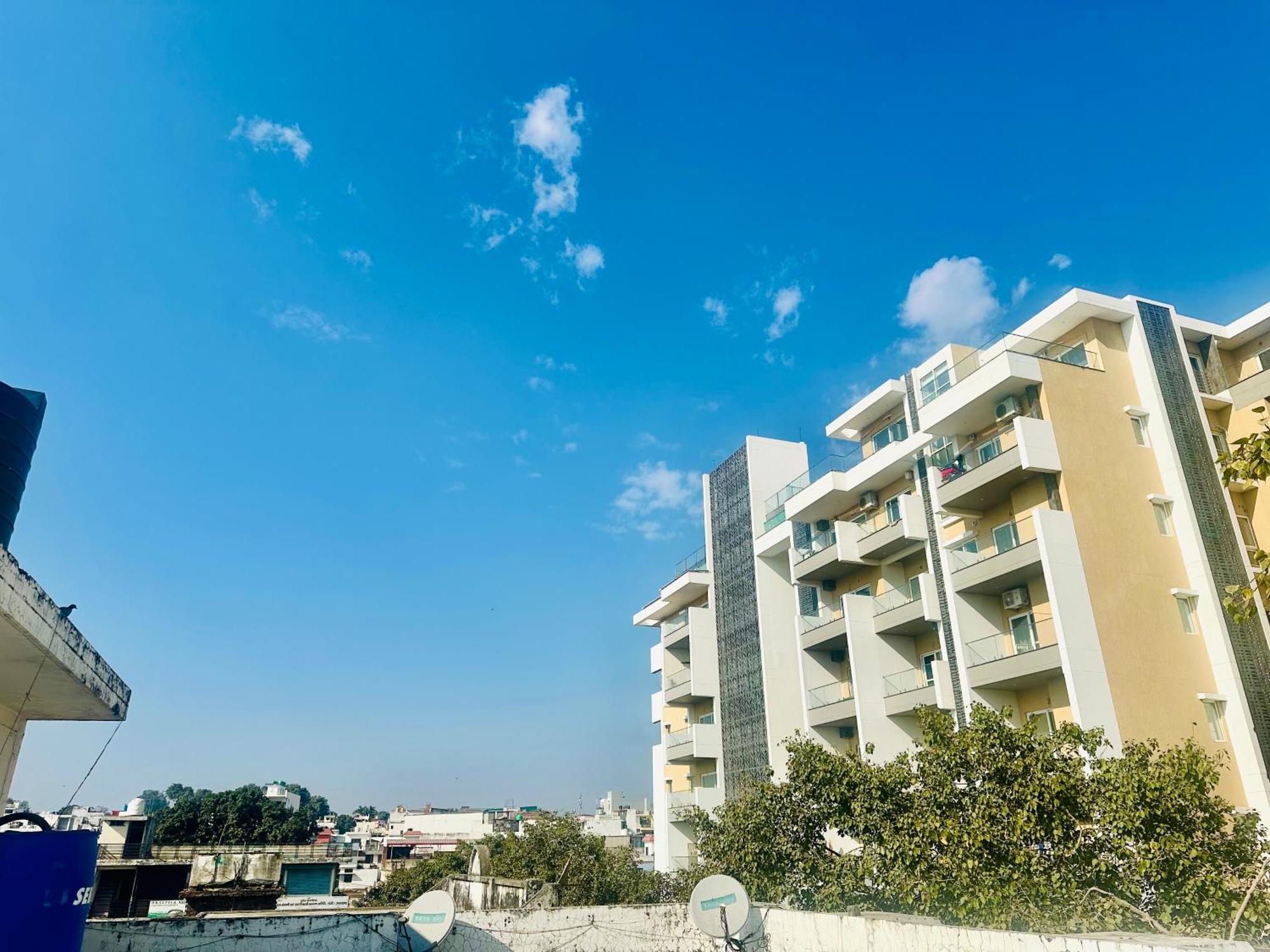 Mj Comfort Hotel 3*