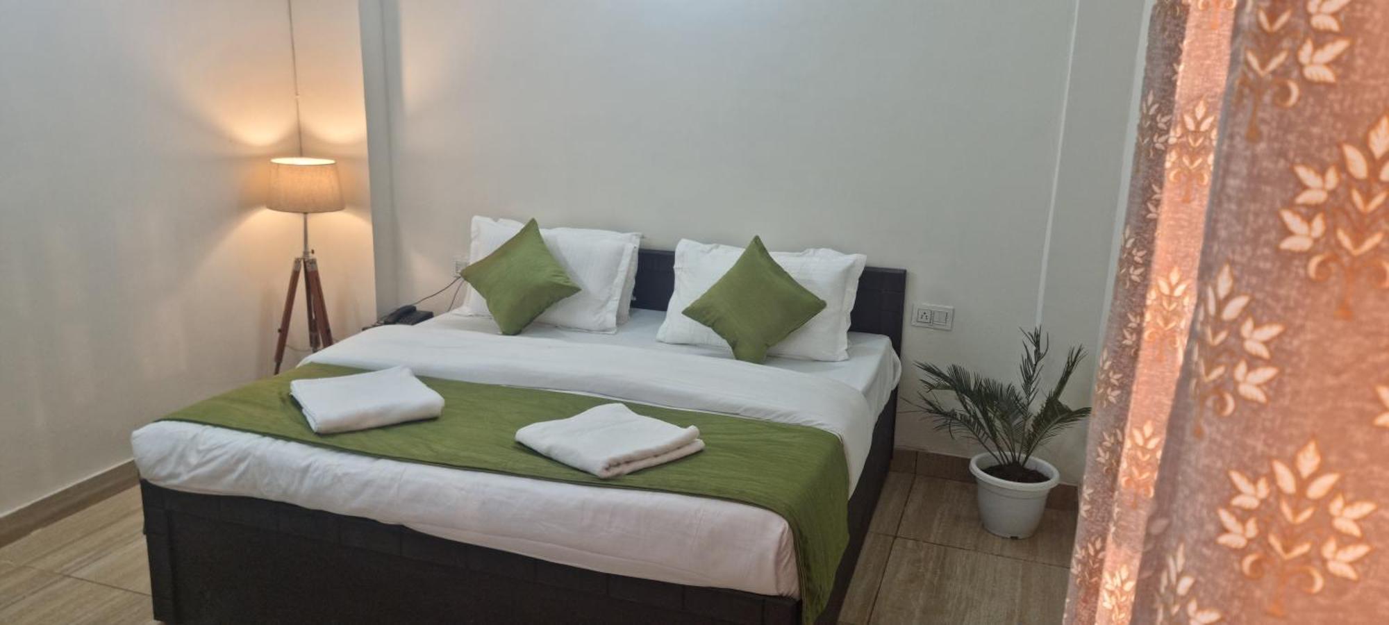 Hotel Foothill By Around
