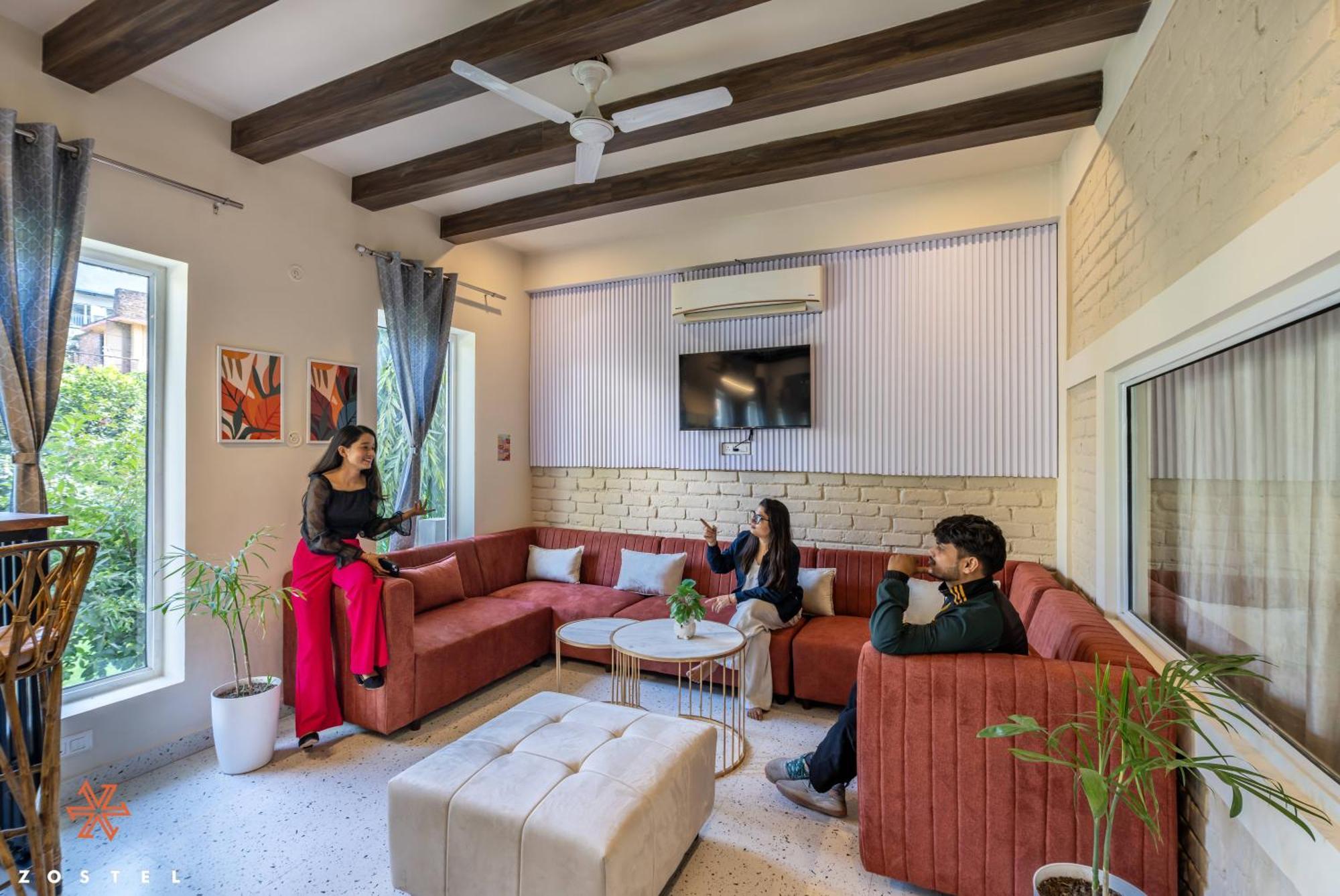 Zostel Rishikesh, Tapovan