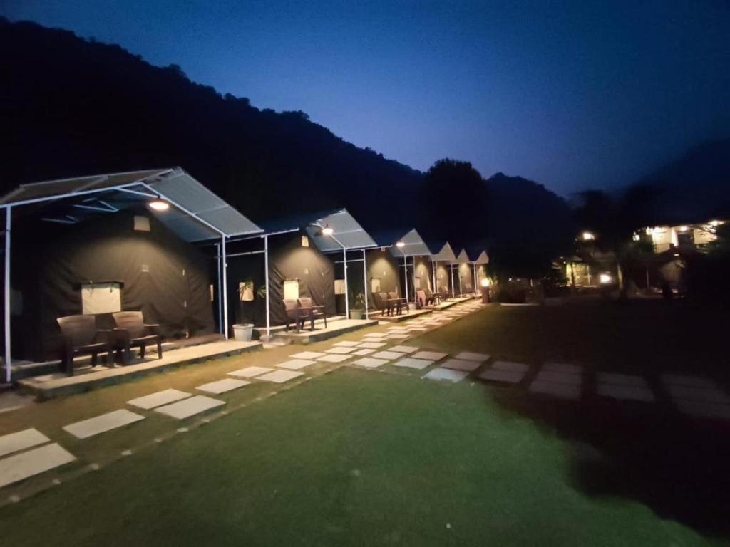 Glampers Resort *