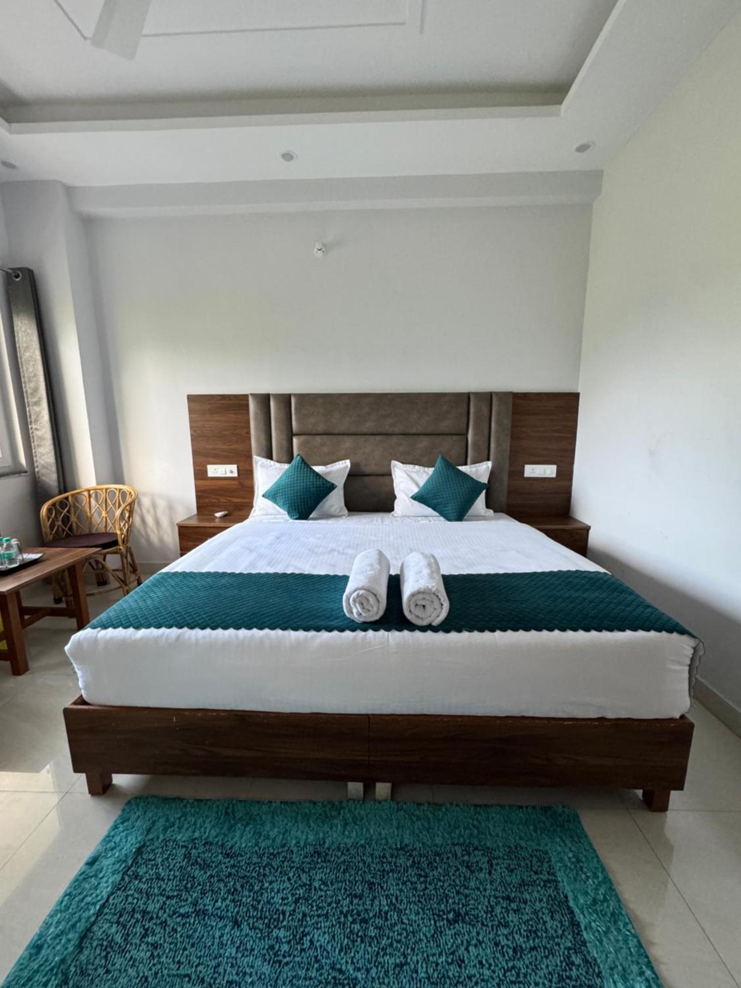 Yog Vriksh Hotel 3*