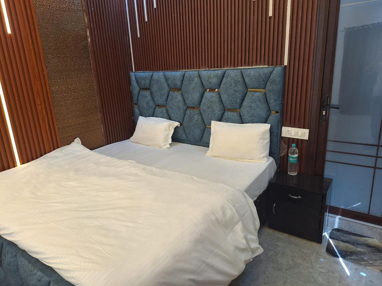 Hotel The Shivraat