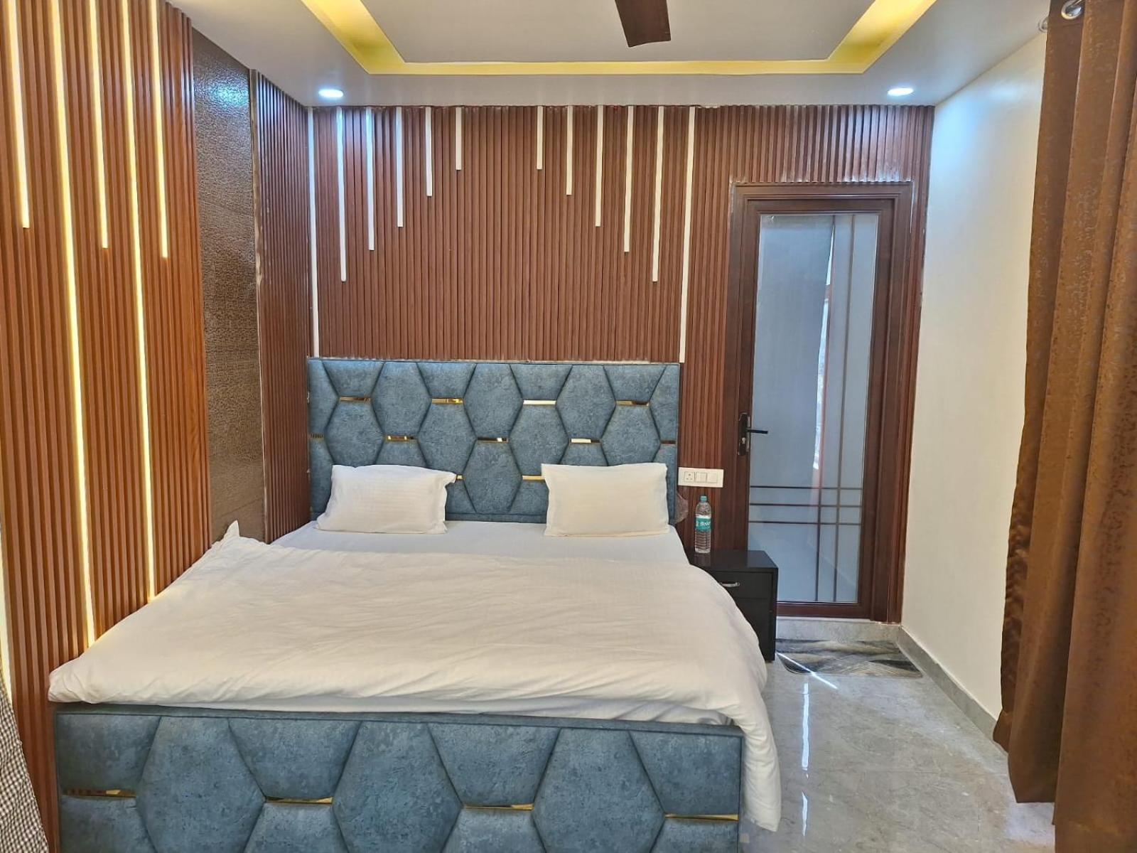 Hotel The Shivraat 3*
