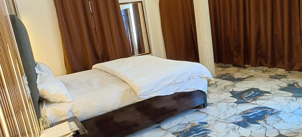 Hotel The Shivraat 3*