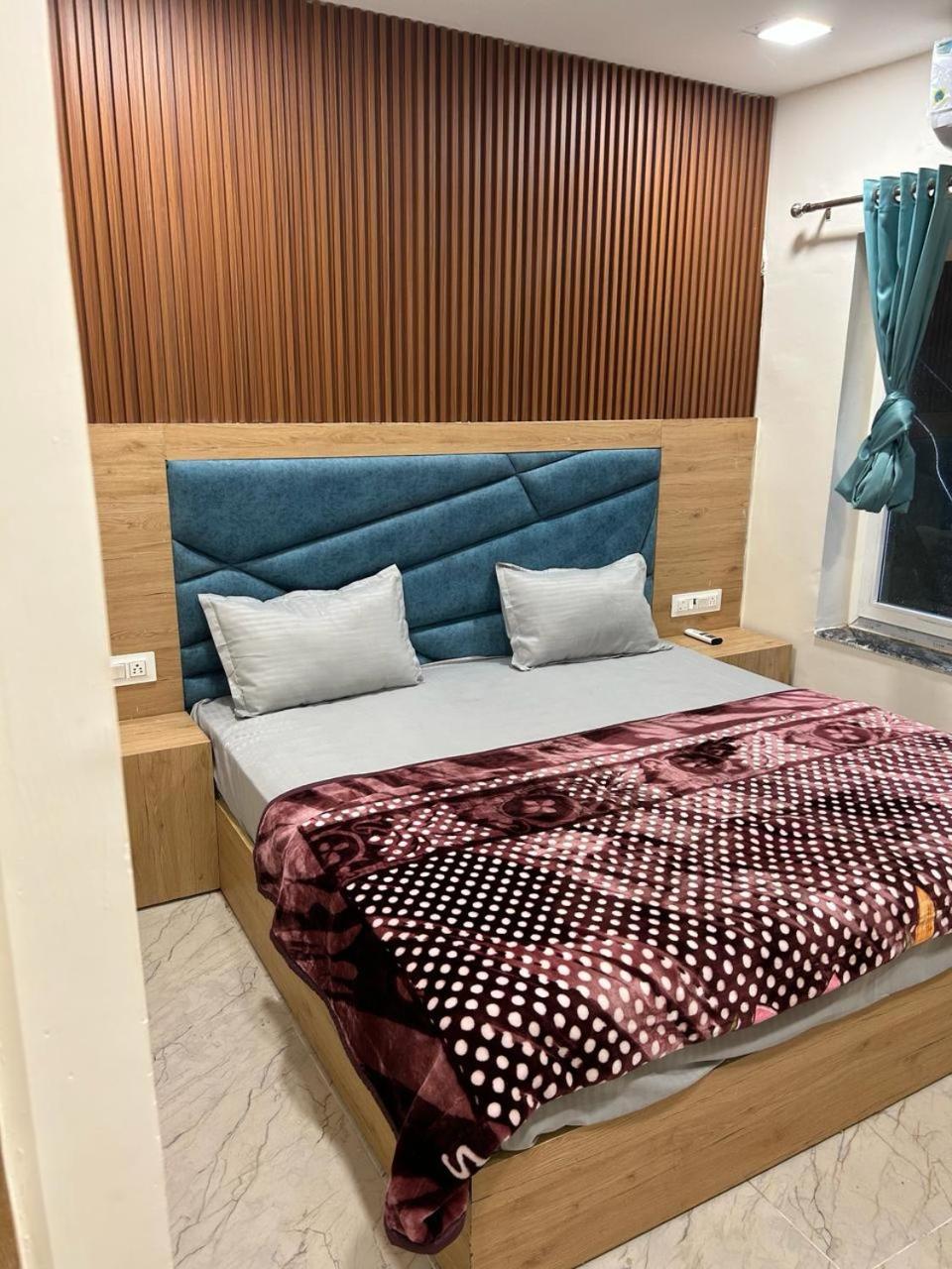 Avadh Guest house *