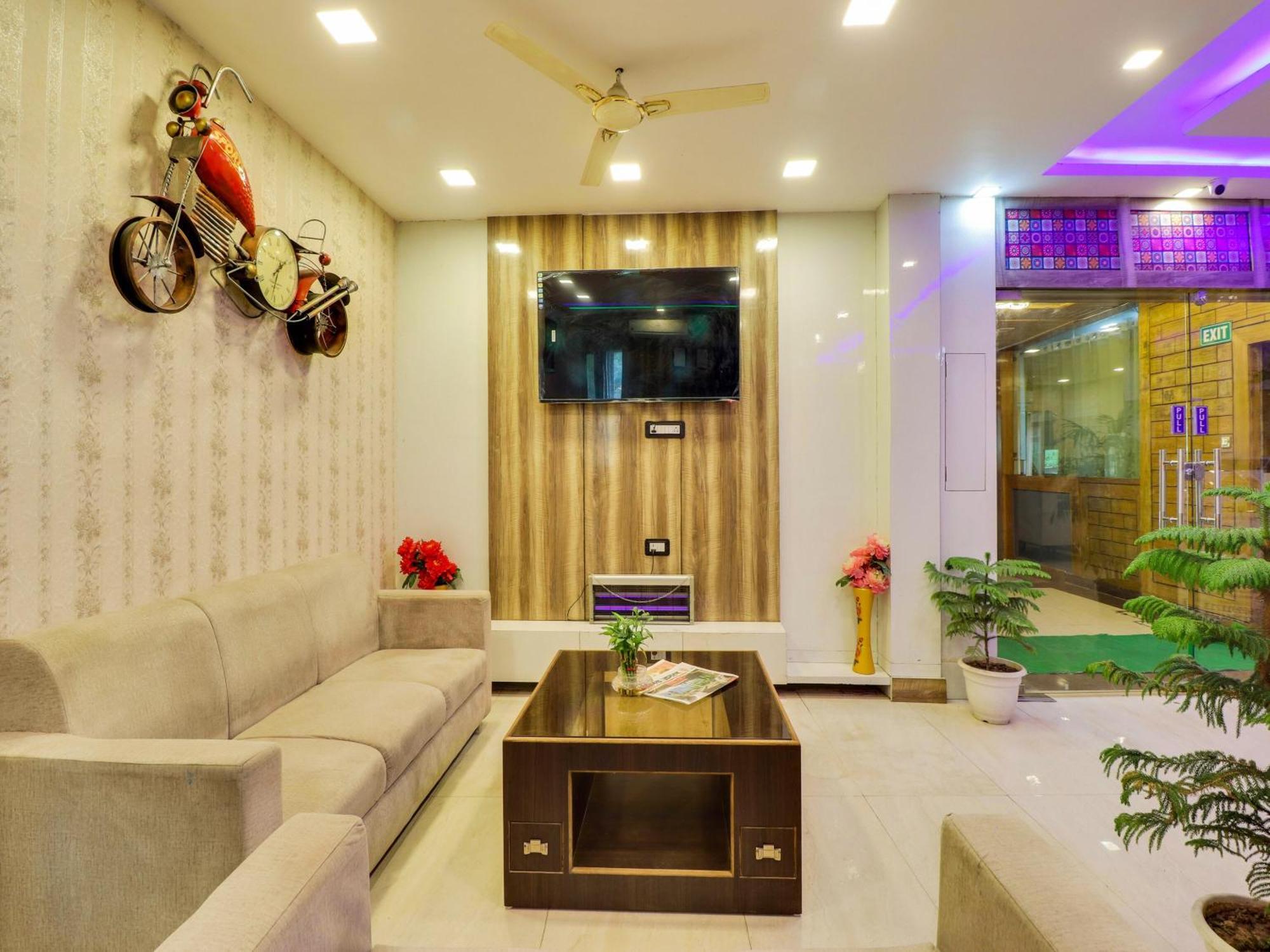 Townhouse Club & Rooftop-cafe Rishikesh
