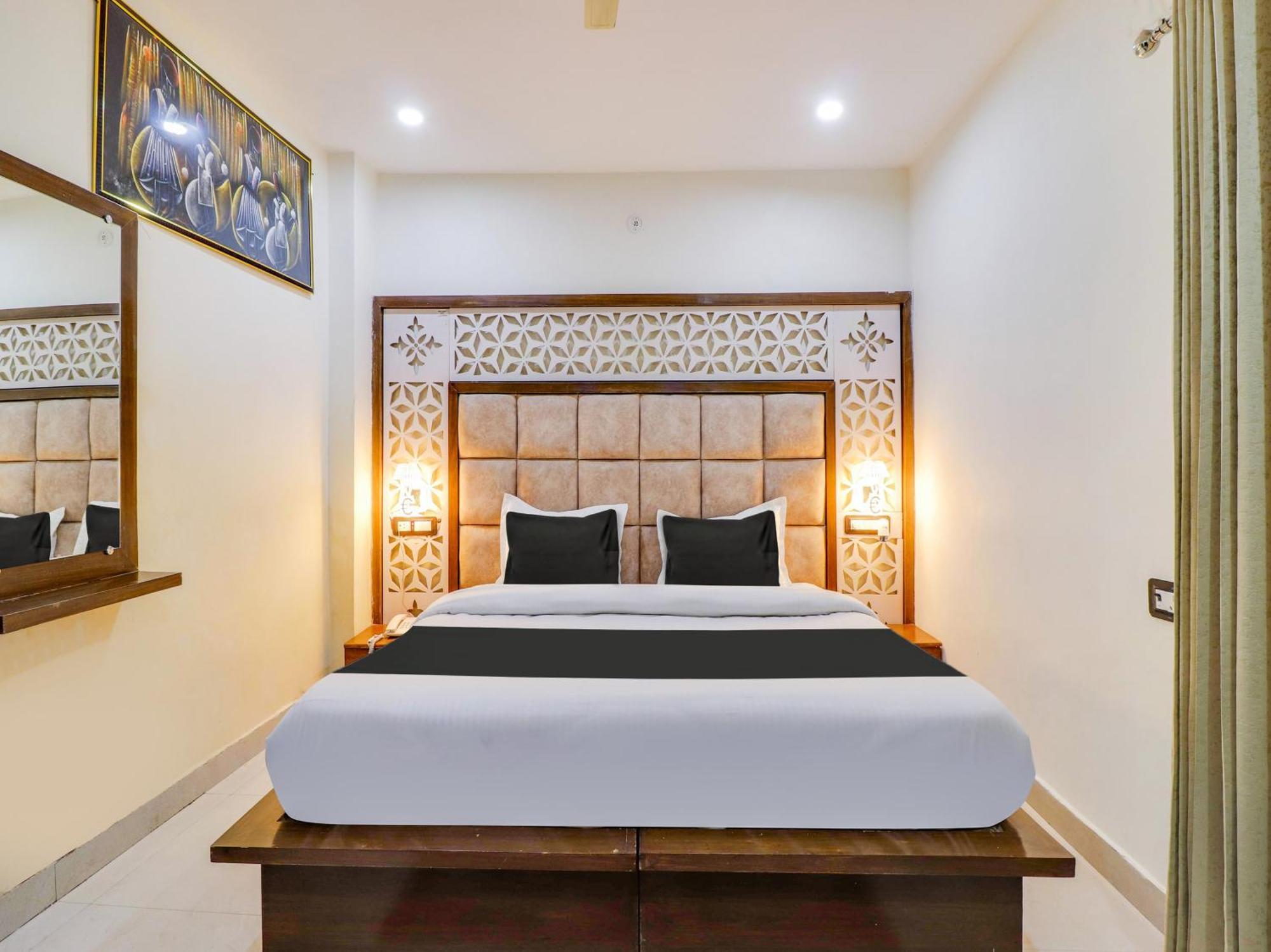 Hotel Townhouse Club & Rooftop-cafe