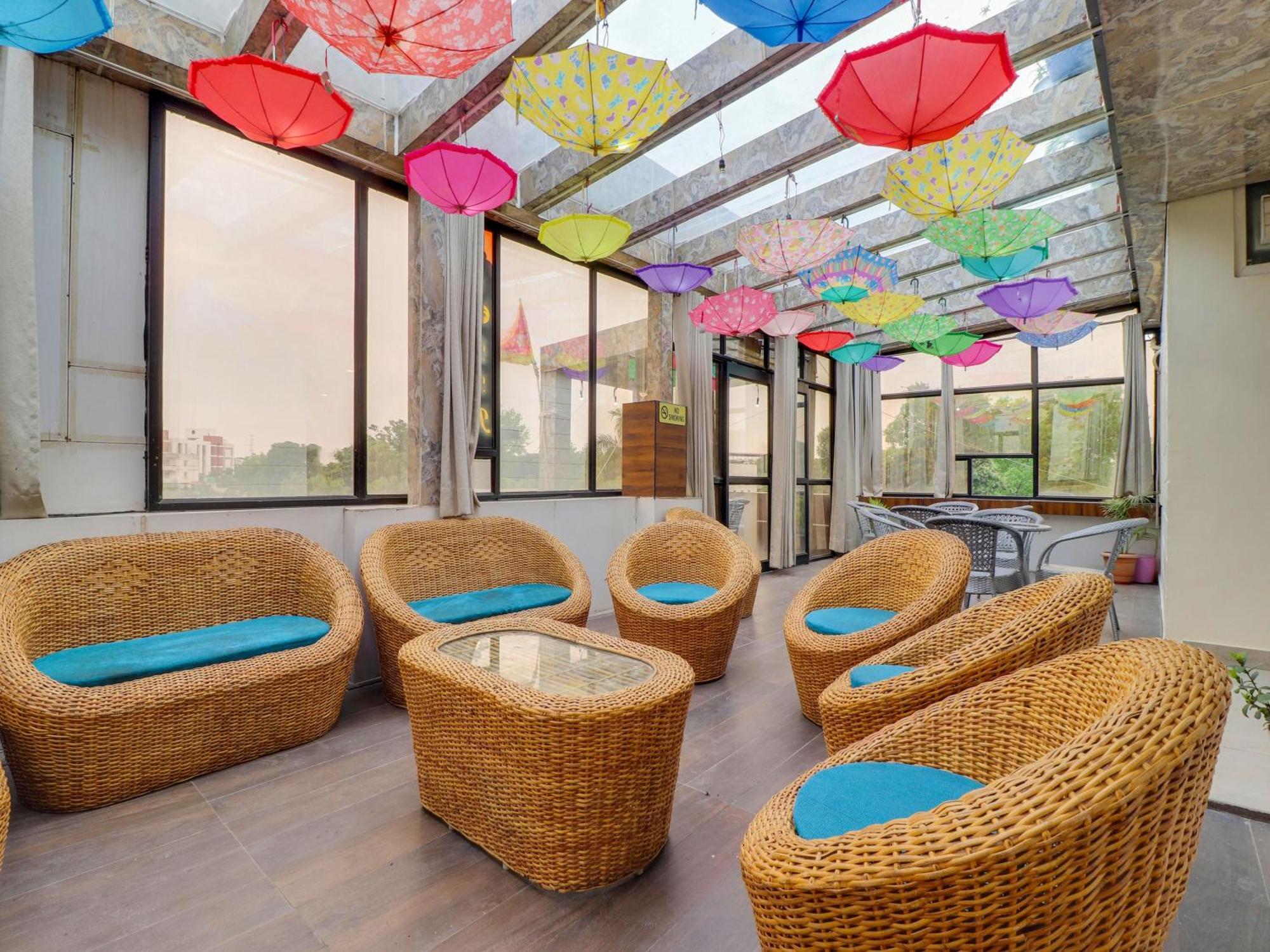 Townhouse Club & Rooftop-cafe Hotel Rishikesh