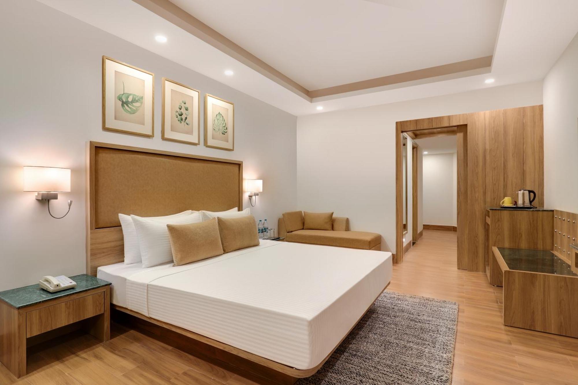 Lemon Tree Hotel, 4*