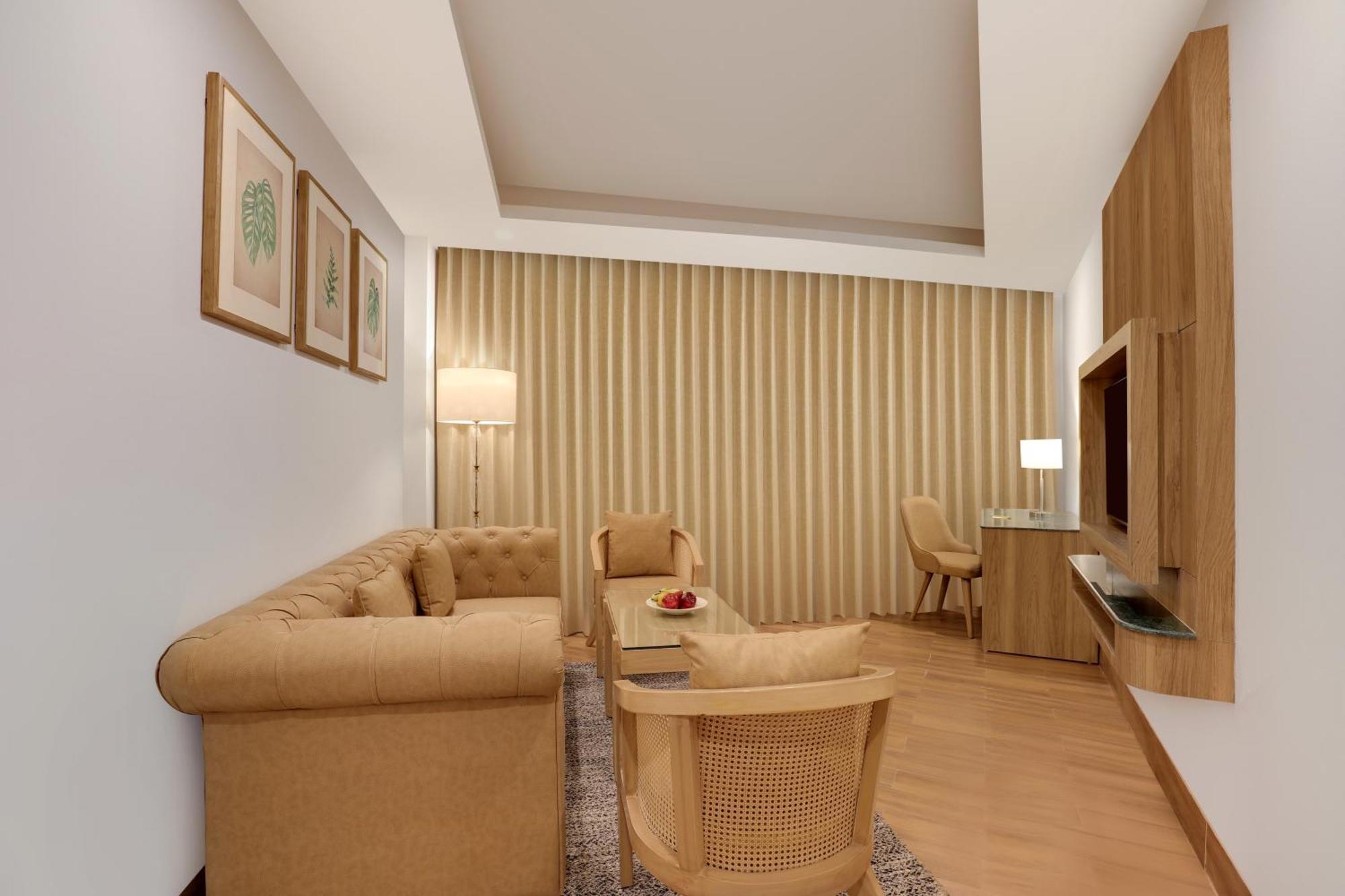 Lemon Tree Hotel, 4*