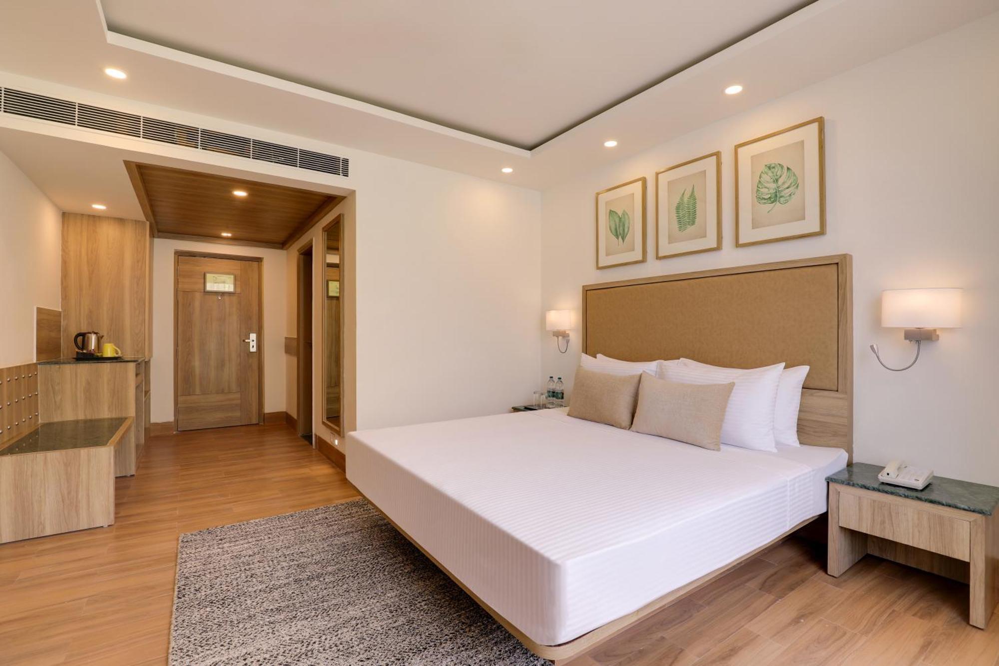 Lemon Tree Hotel, 4*