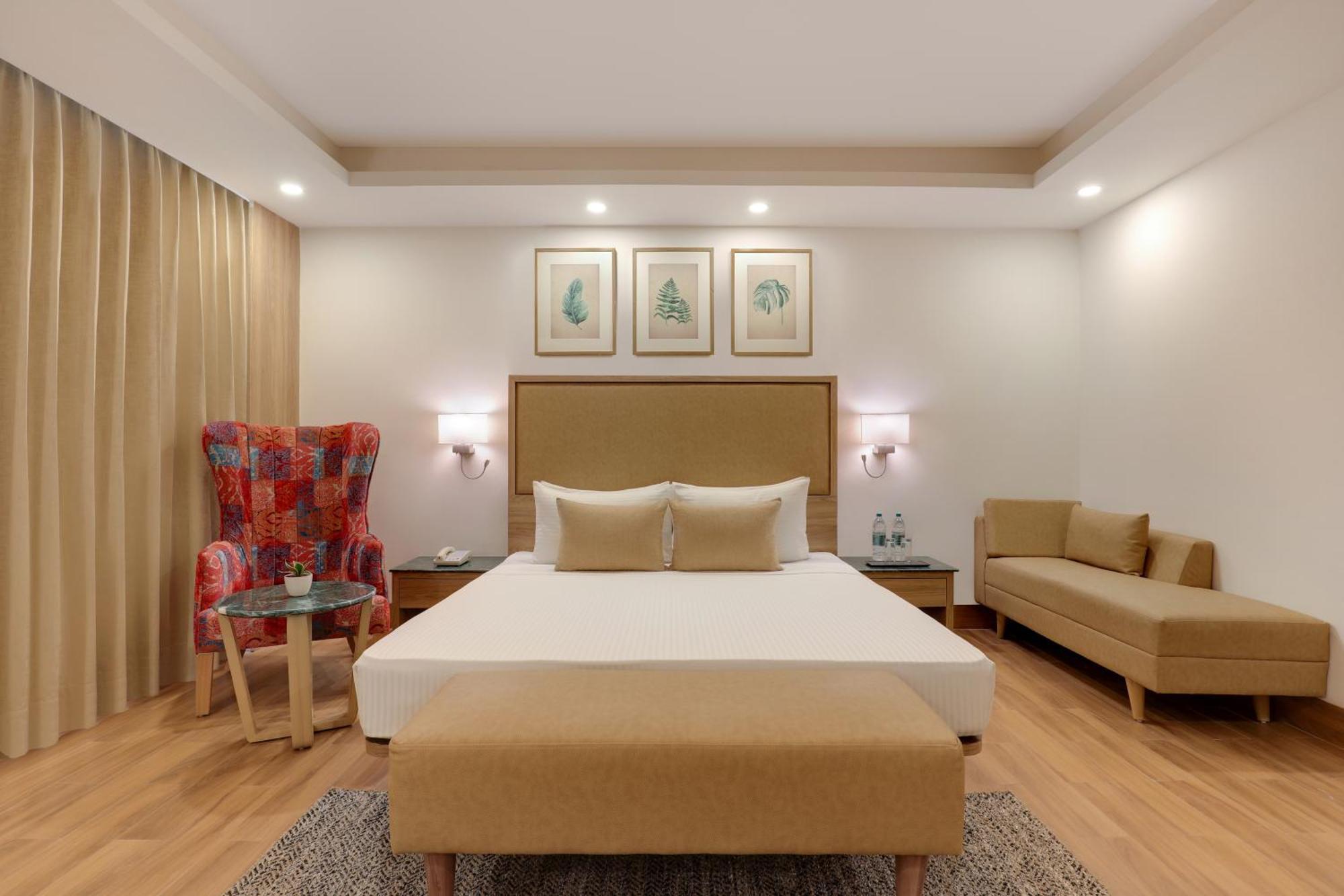 Lemon Tree Hotel, Hotel 4*