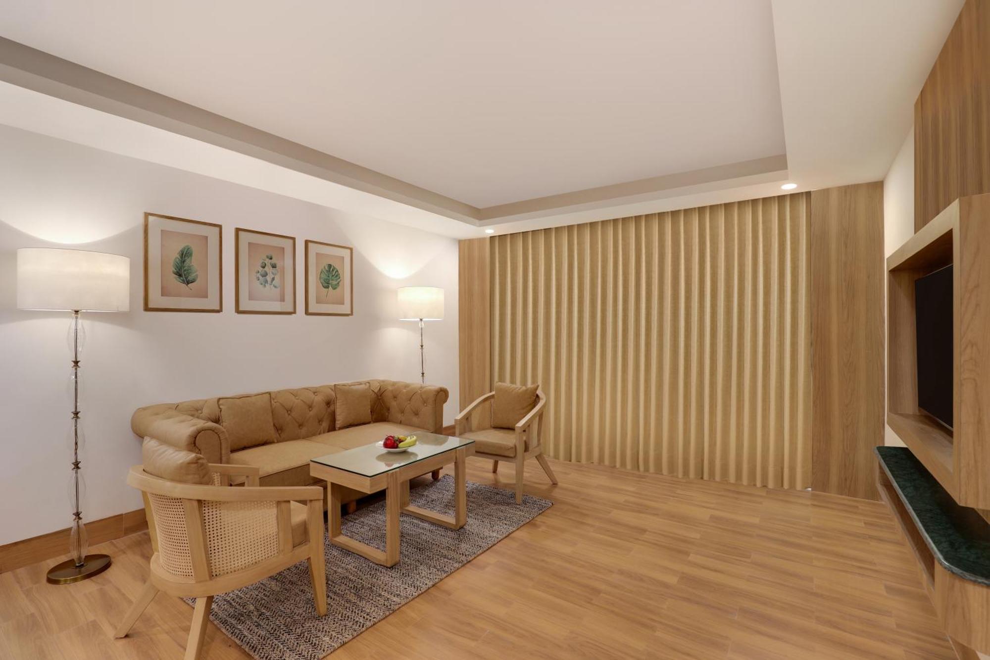 Lemon Tree Hotel, Hotel 4*