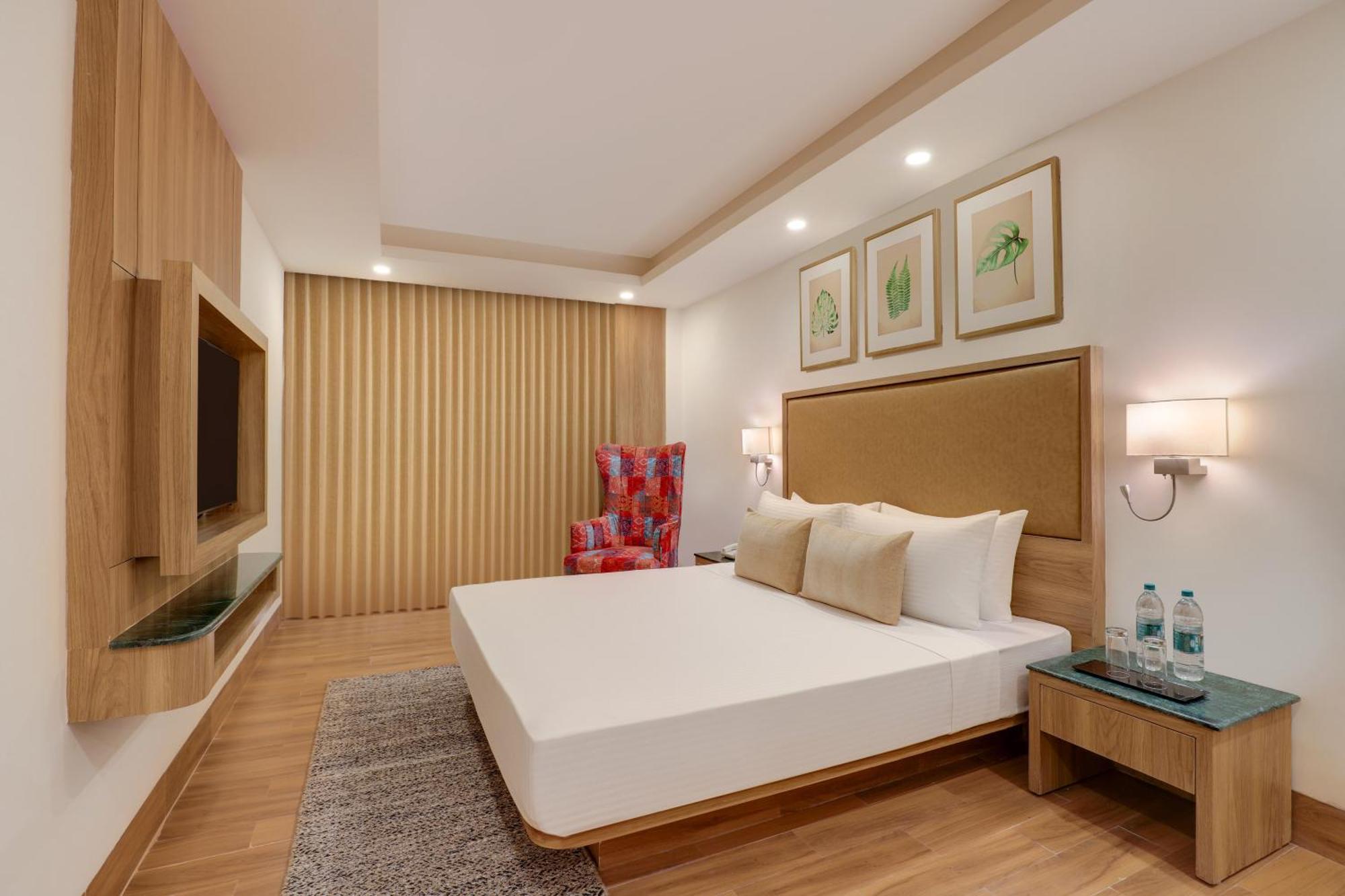Lemon Tree Hotel, 4*
