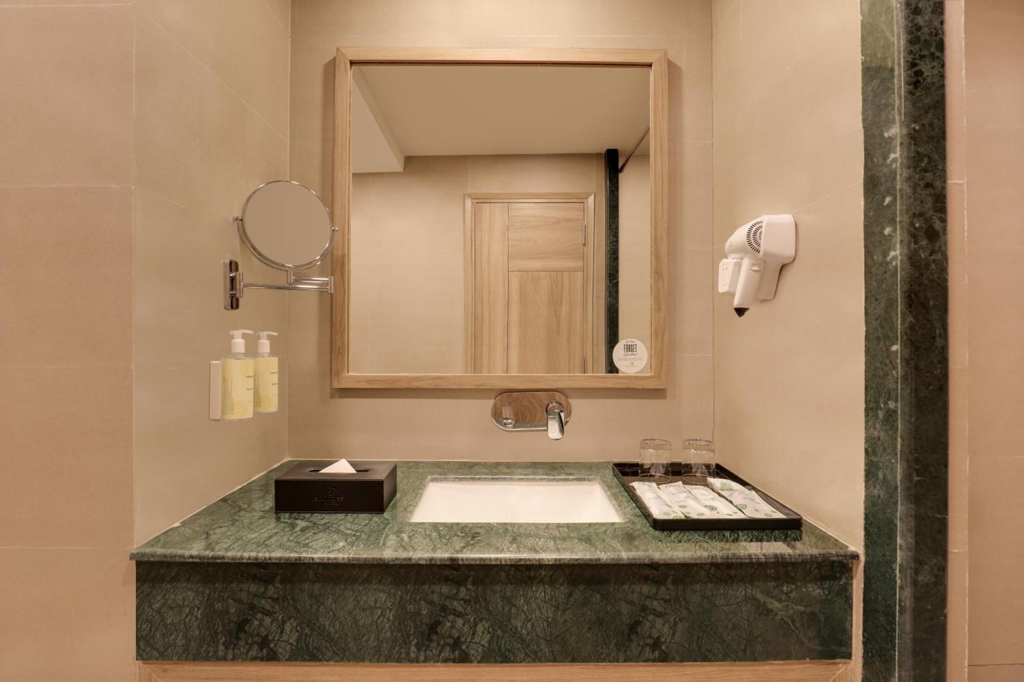 Hotel Lemon Tree Hotel, 4*