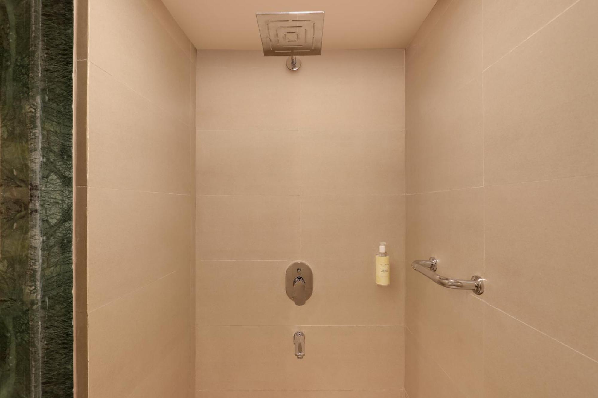 Hotel Lemon Tree Hotel, 4*