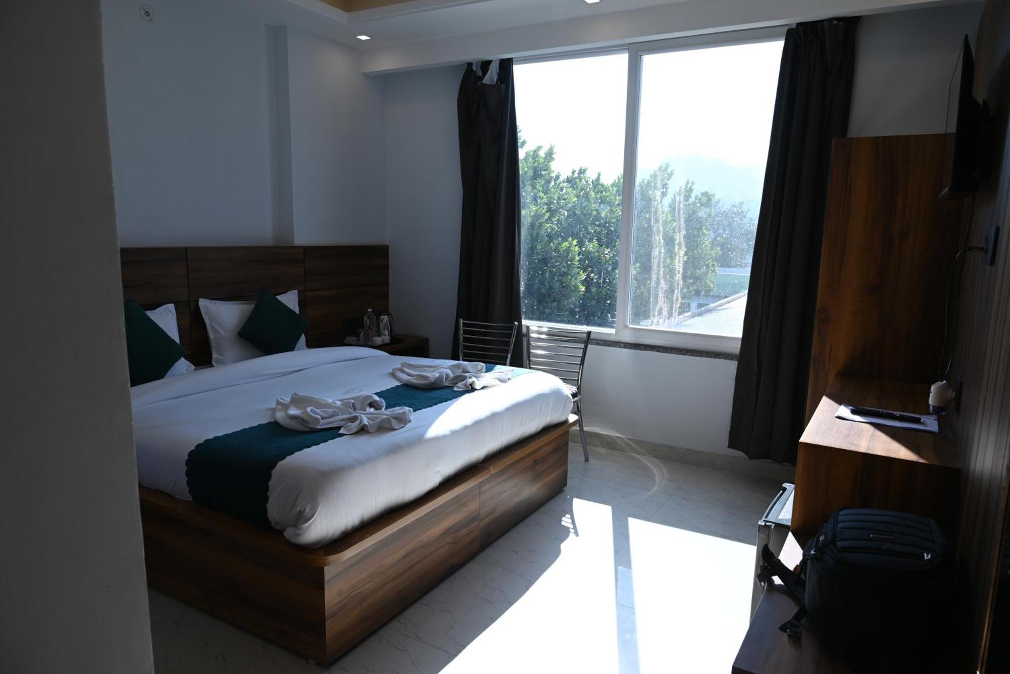 Hotel Vaidik Ganga 3*