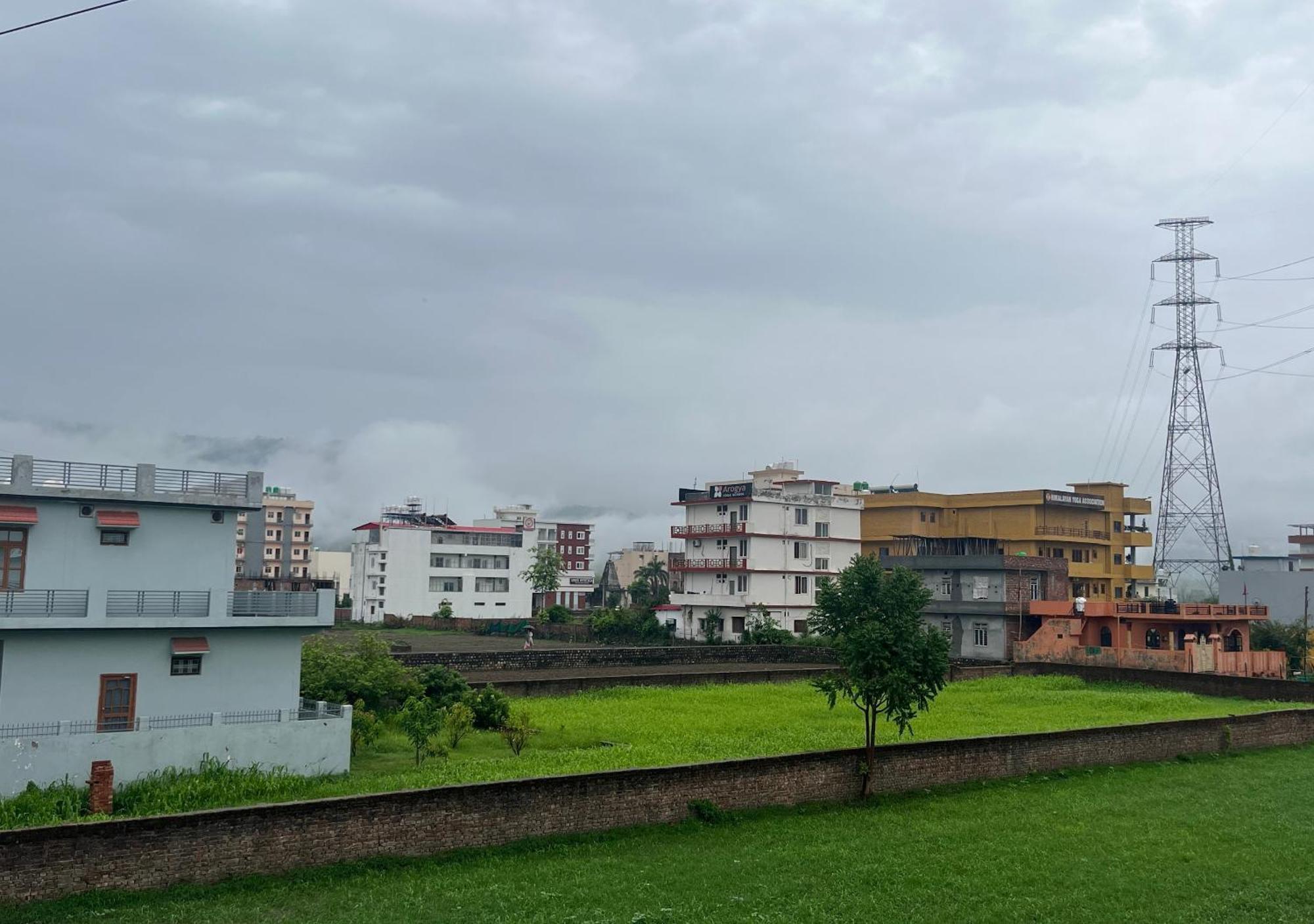 2bhk Entire In Whispering Bird Holiday home *