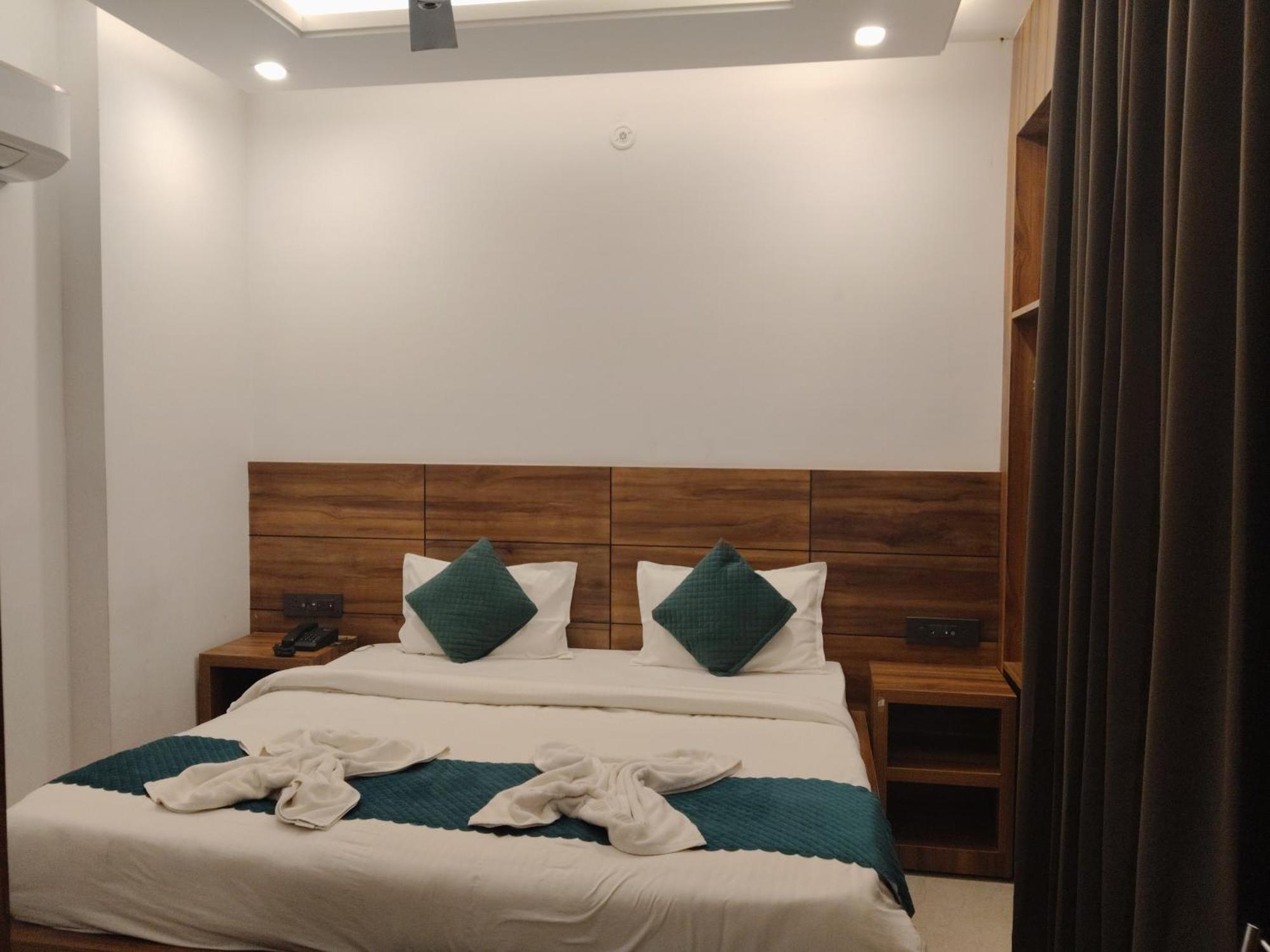 Hotel Vaidik Ganga 3*