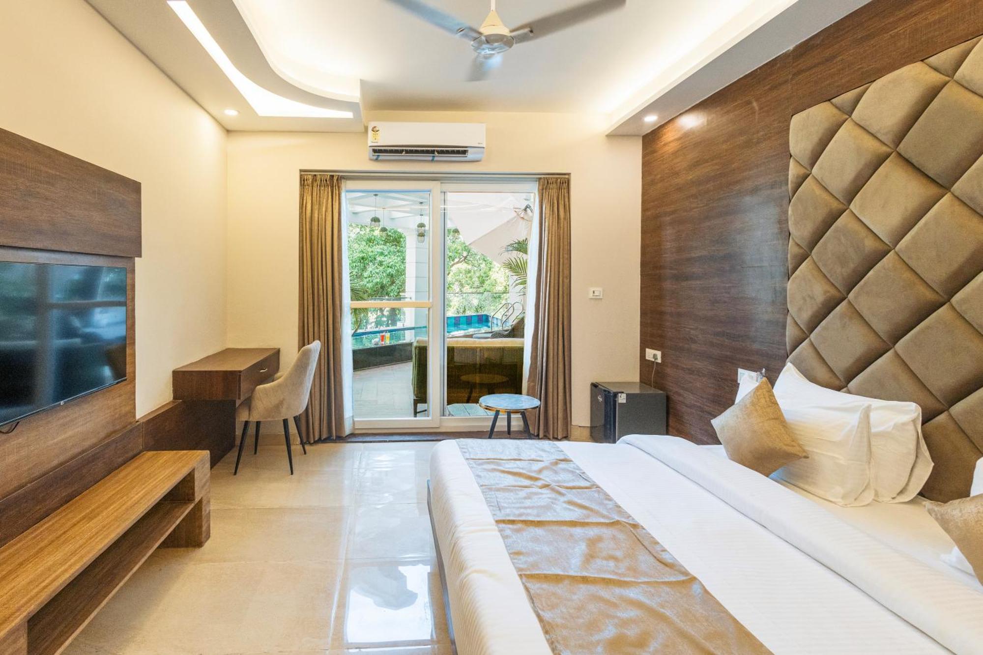 Stone Wood Hotel, Hotel 3*