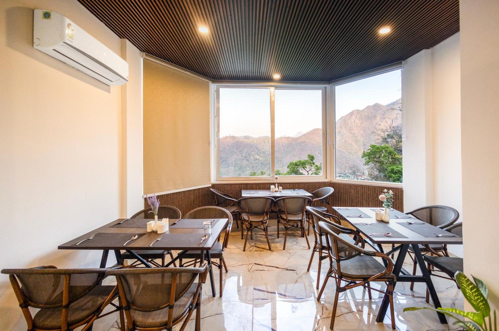 Hotel Stone Wood Hotel, Rishikesh