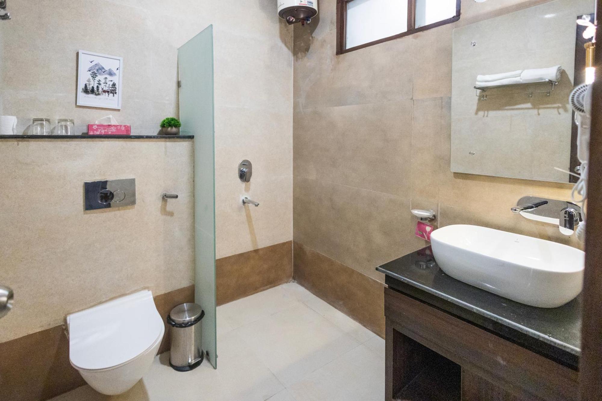 Stone Wood Hotel, Rishikesh