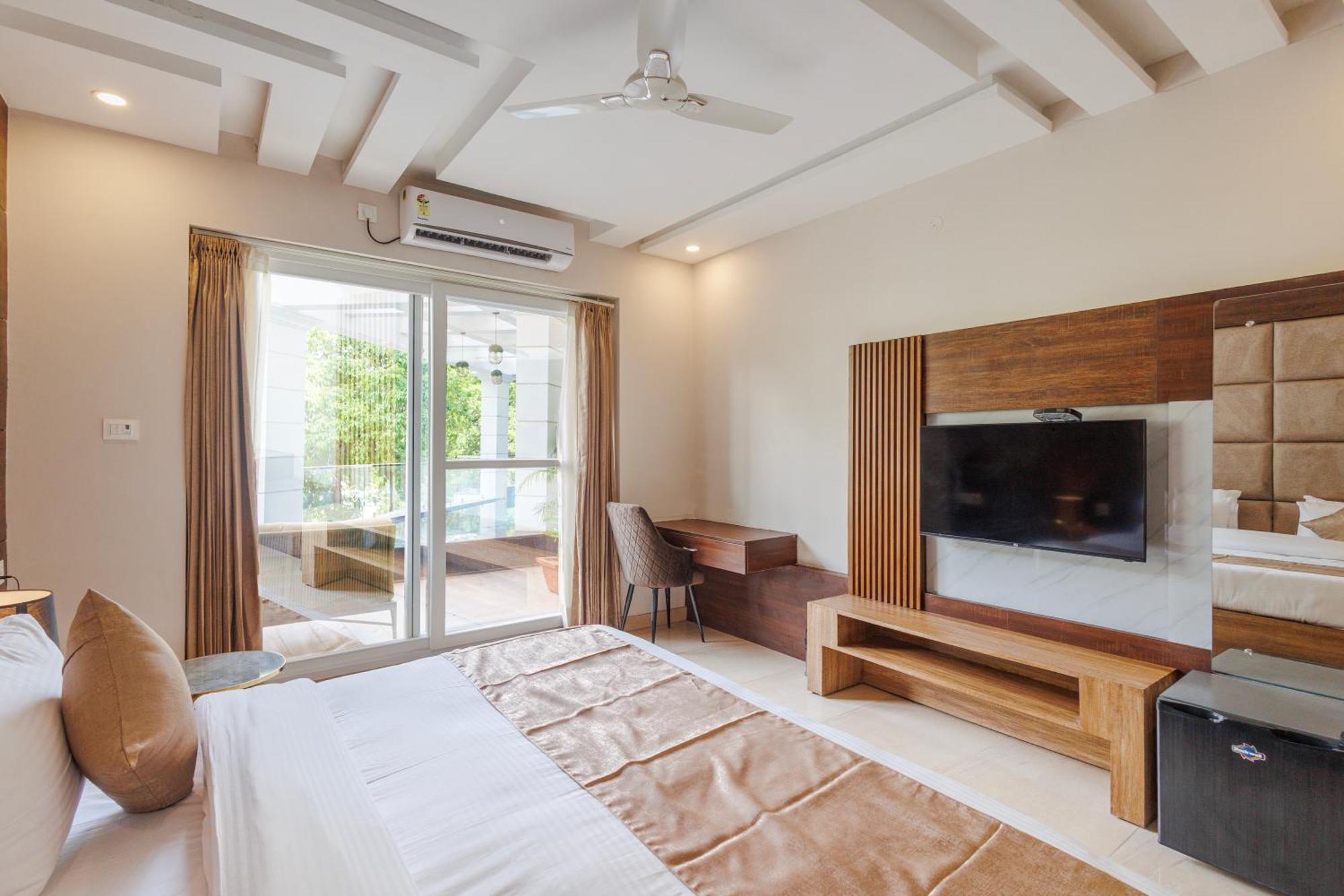 Hotel Stone Wood Hotel, 3*