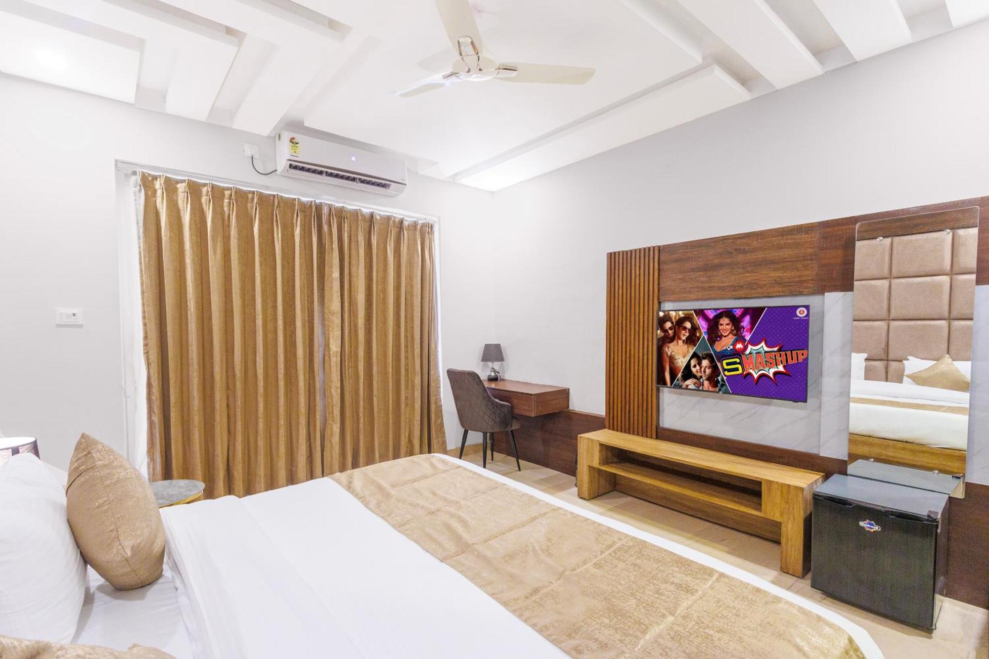 Stone Wood Hotel,
