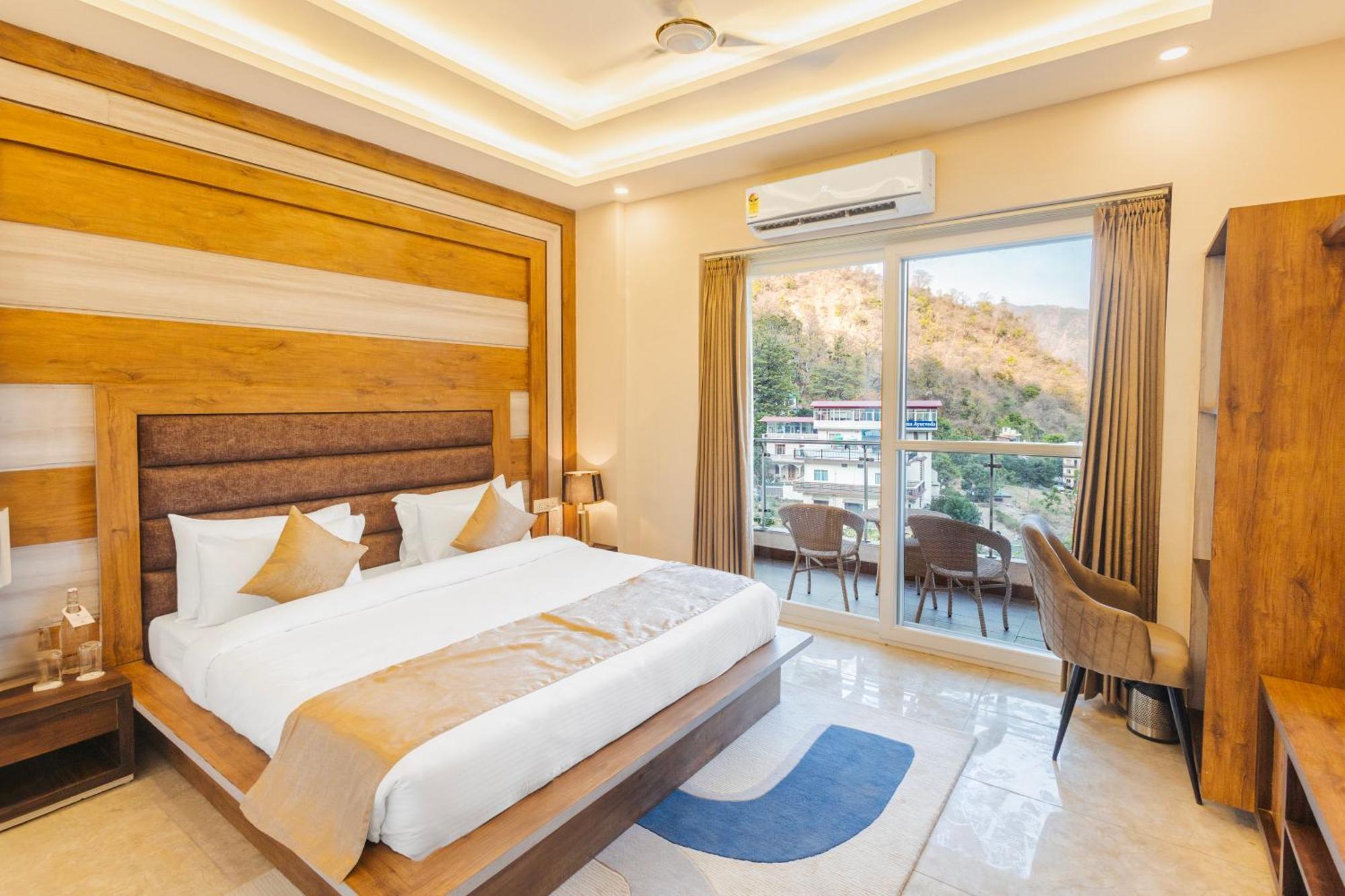 Stone Wood Hotel,