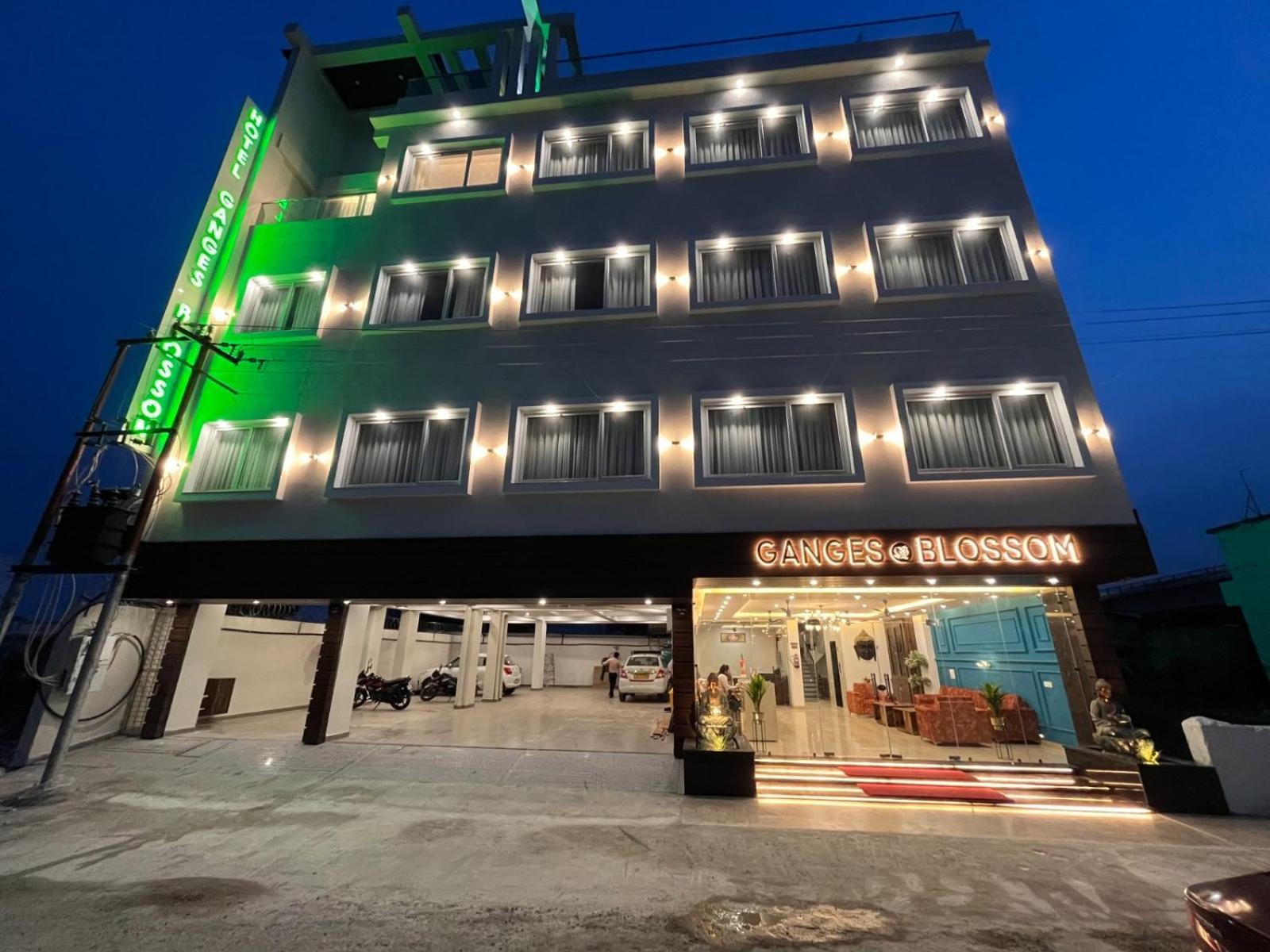 Sitara & - Road, Haridwar 5*