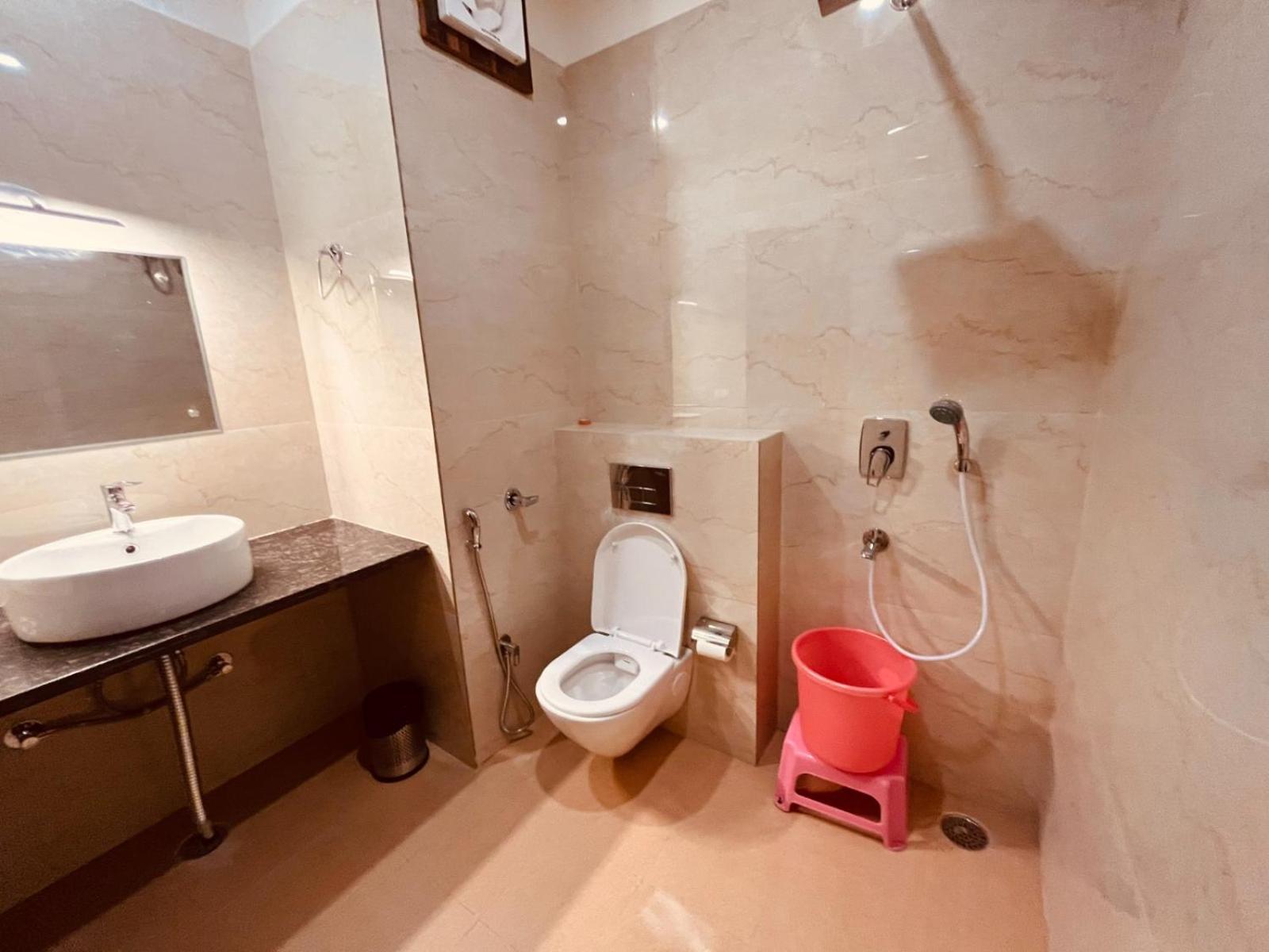 Hotel Sitara & - Road, Haridwar 5*