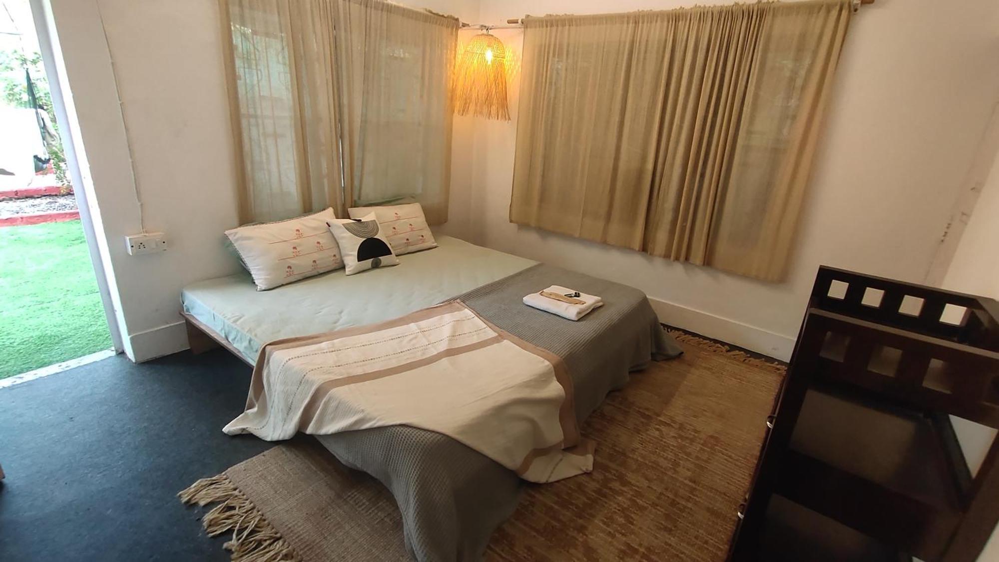 Offgrid - 3 Bedroom Vacation With Personal Garden, Open Theatre, Bonfire In Lush Area Holiday home