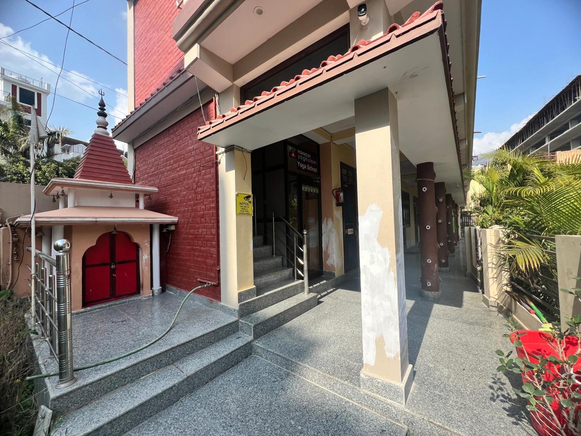 Tulsi Hotel 3*