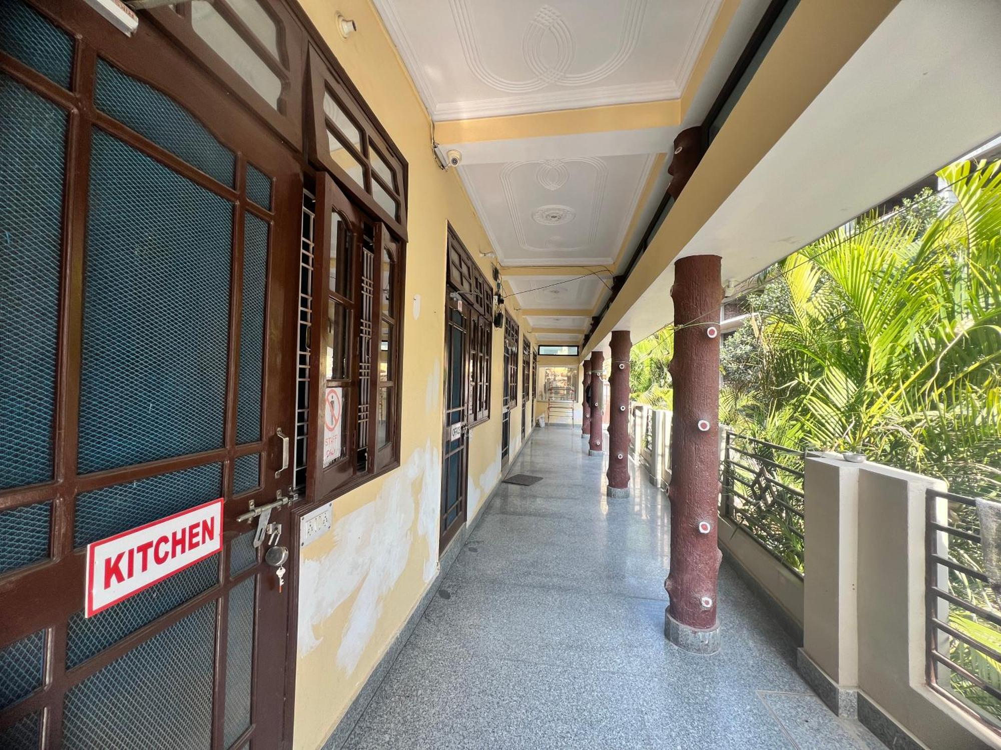 Tulsi Hotel 3*