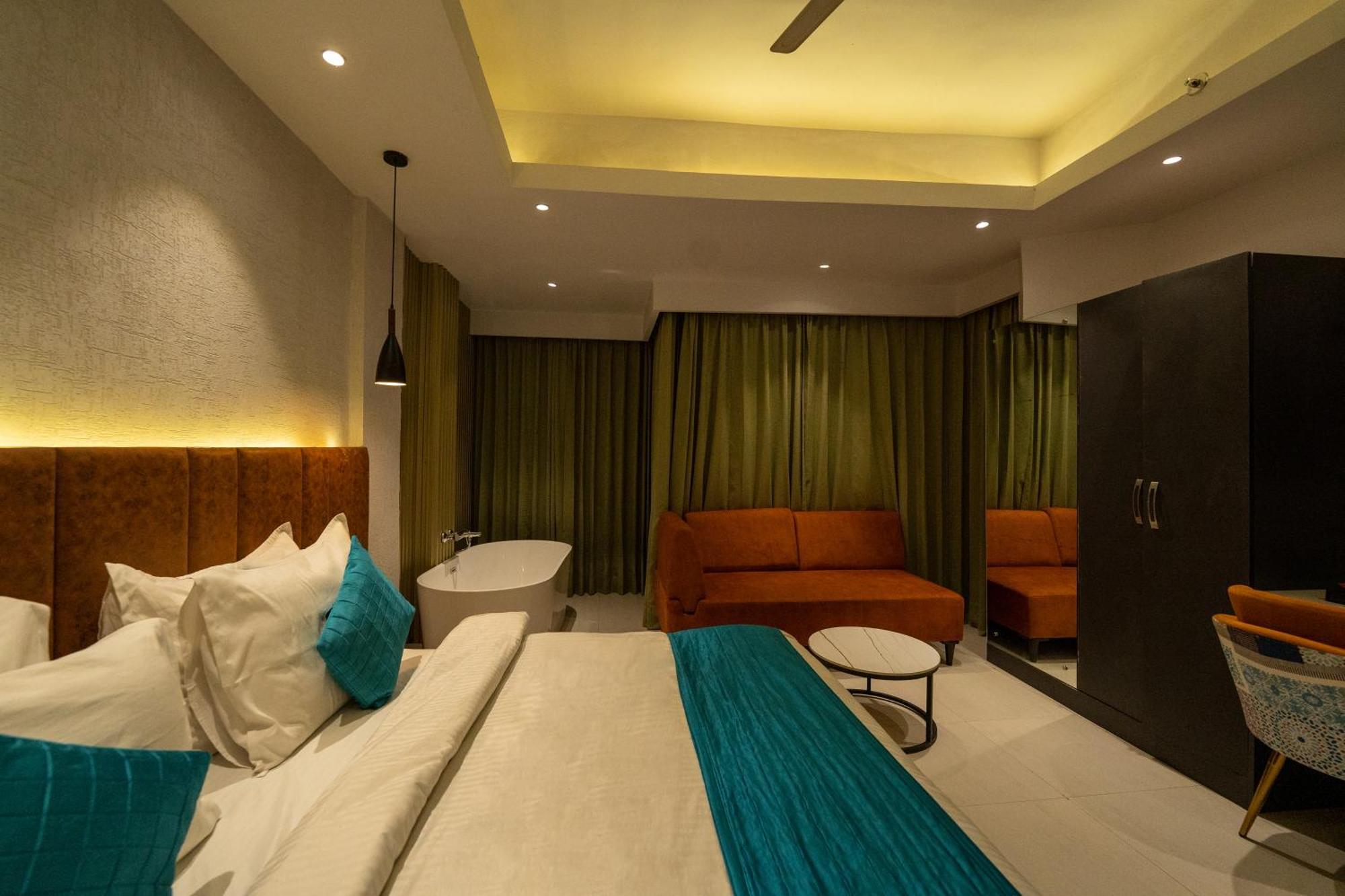 And Hotel 4*