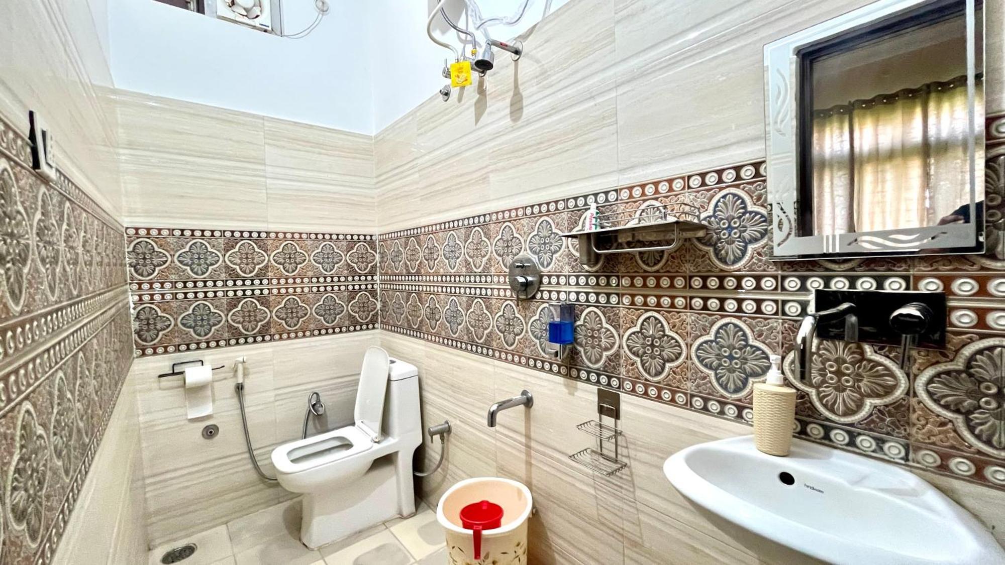 Holiday home 2bhk Entire In Whispering Bird