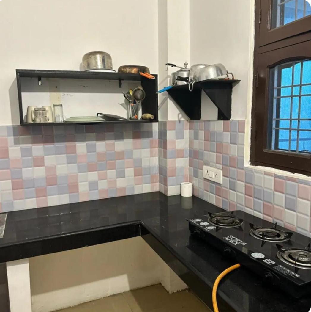 Spacious & Cozy By The Anand Homes Apartment