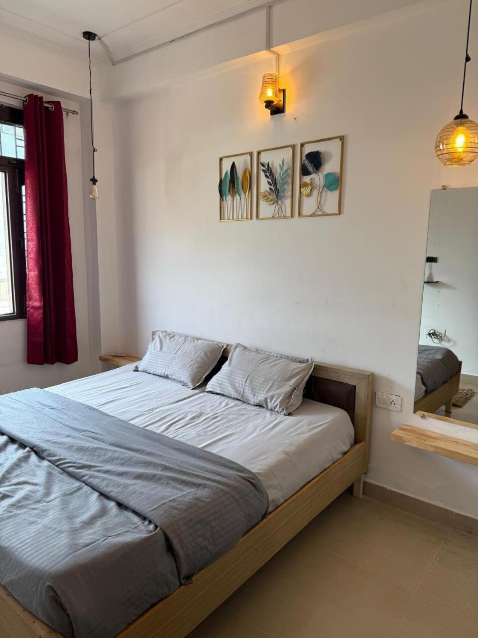 Spacious & Cozy By The Anand Homes Apartment