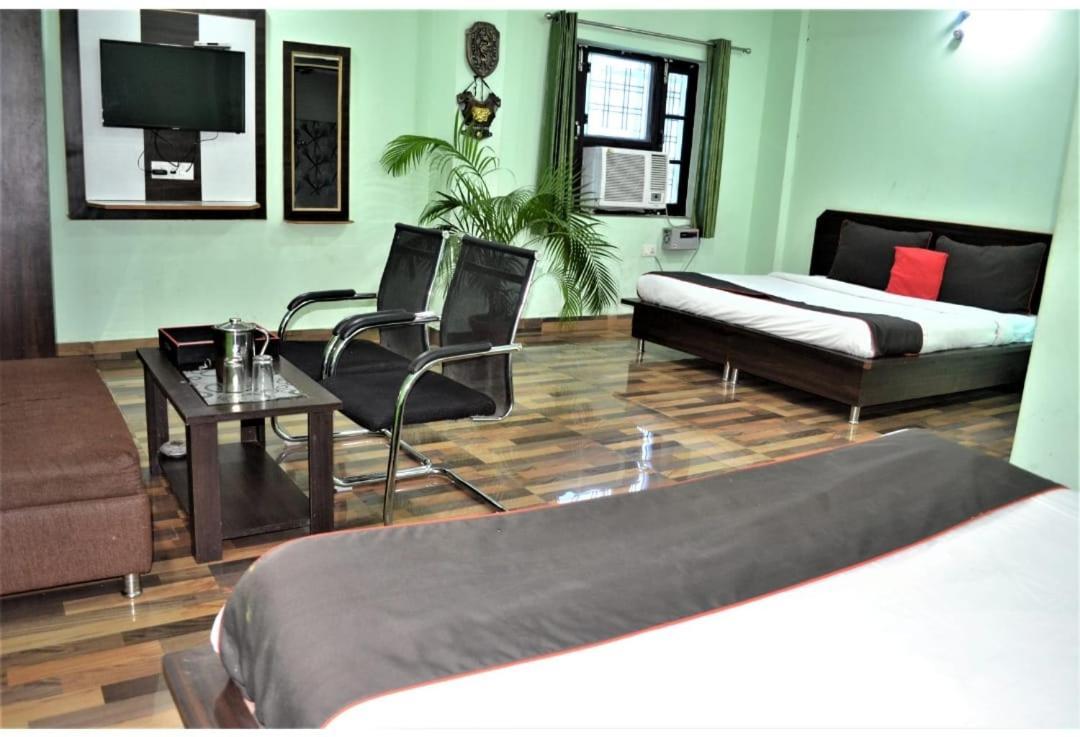 Atrium Hotel 3*