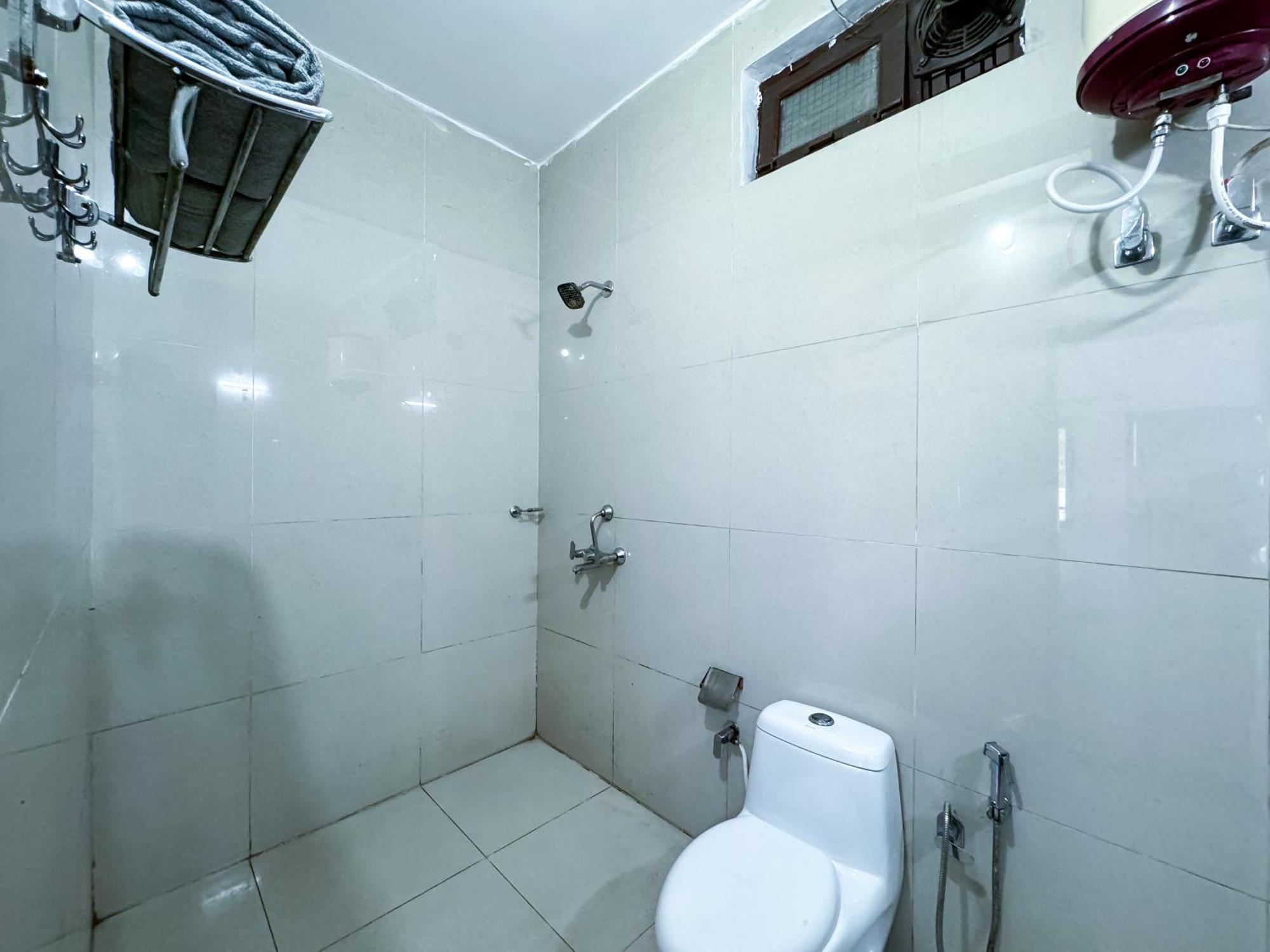 Residency By Euphoric Near Neer Waterfall Hotel