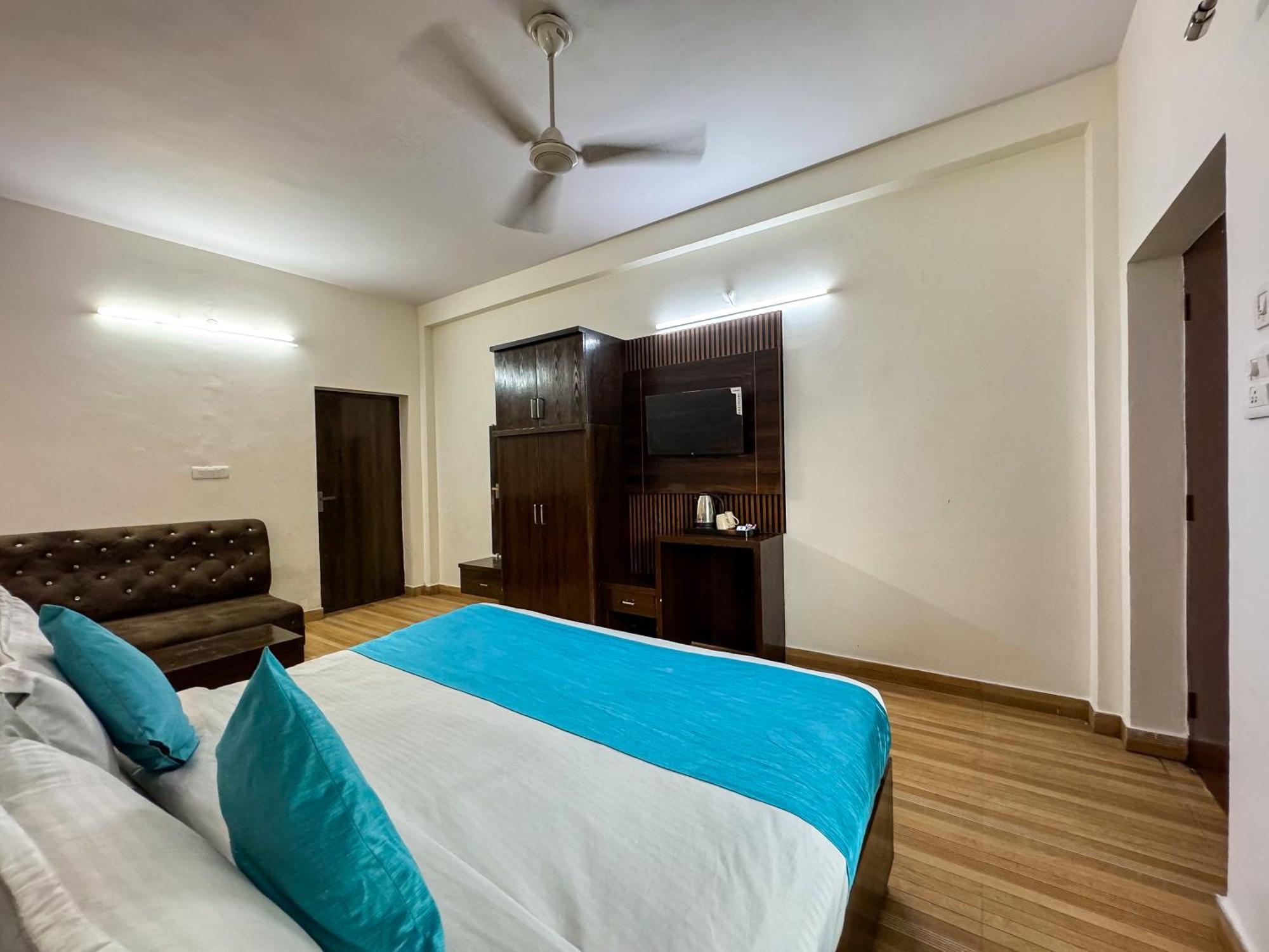 Hotel Residency By Euphoric Near Neer Waterfall 2*
